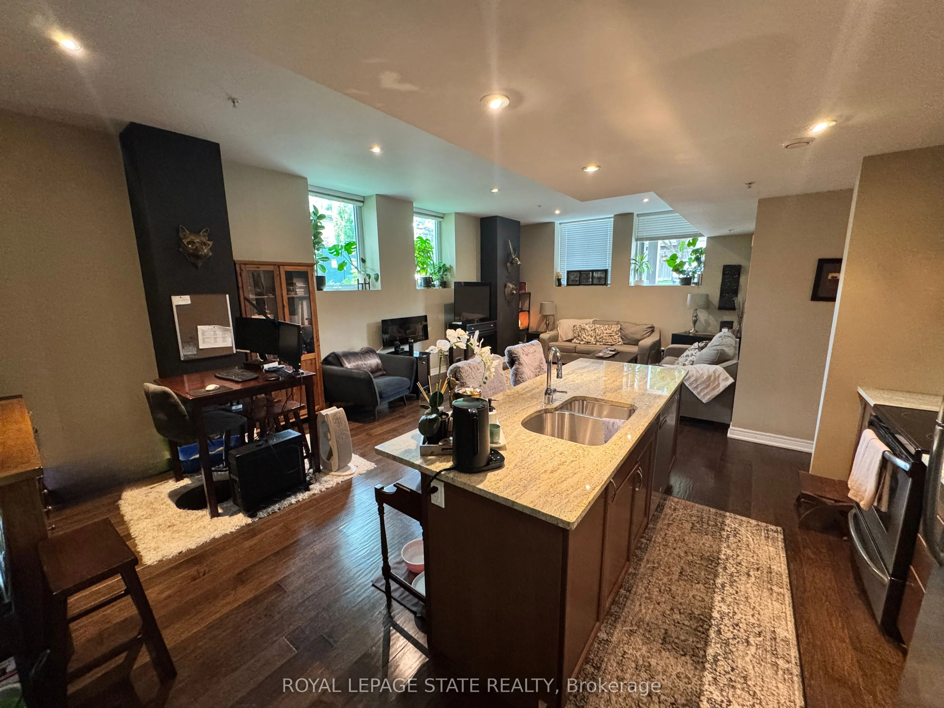 50 Murray Street W, #104