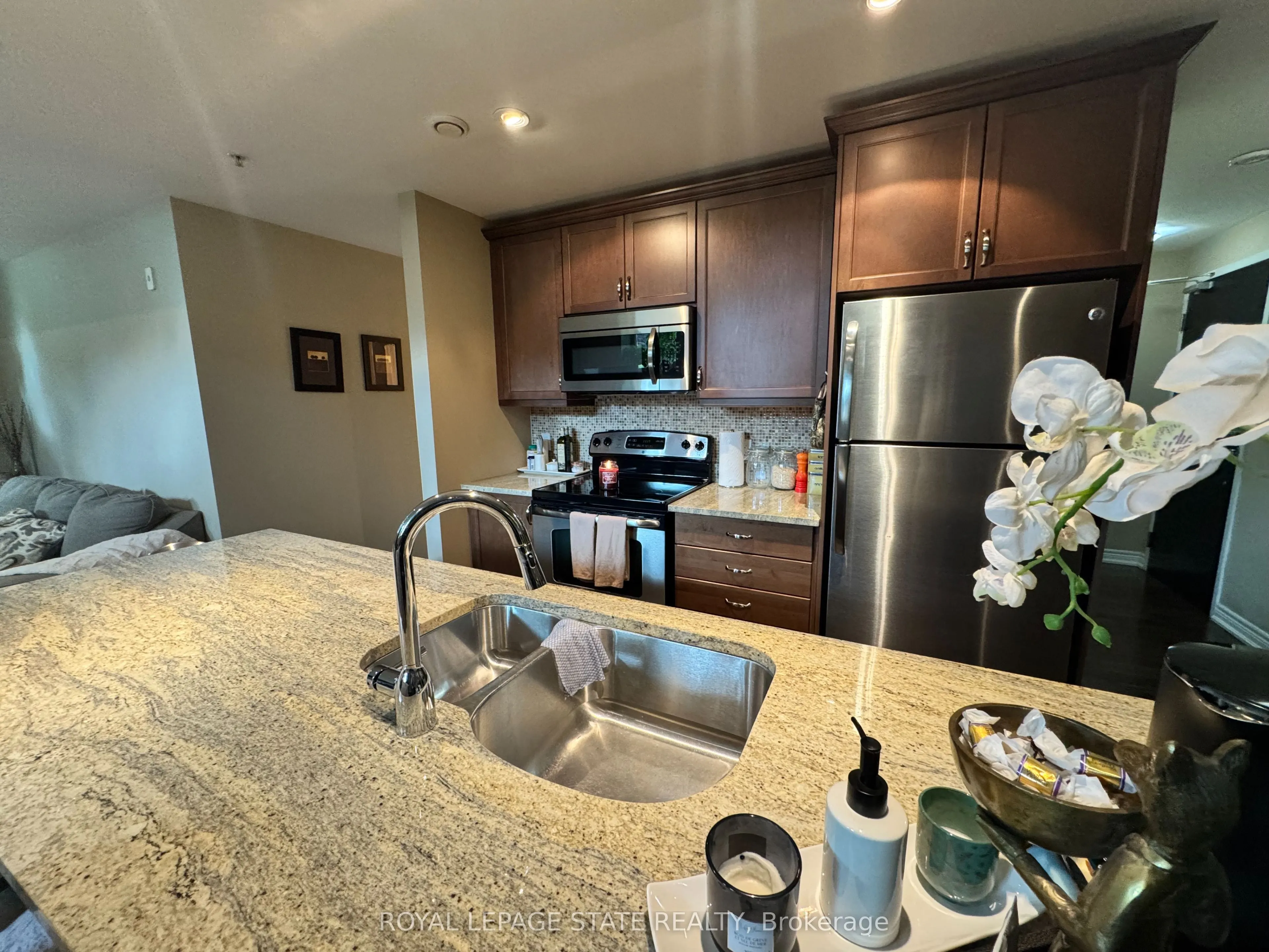 50 Murray Street W, #104