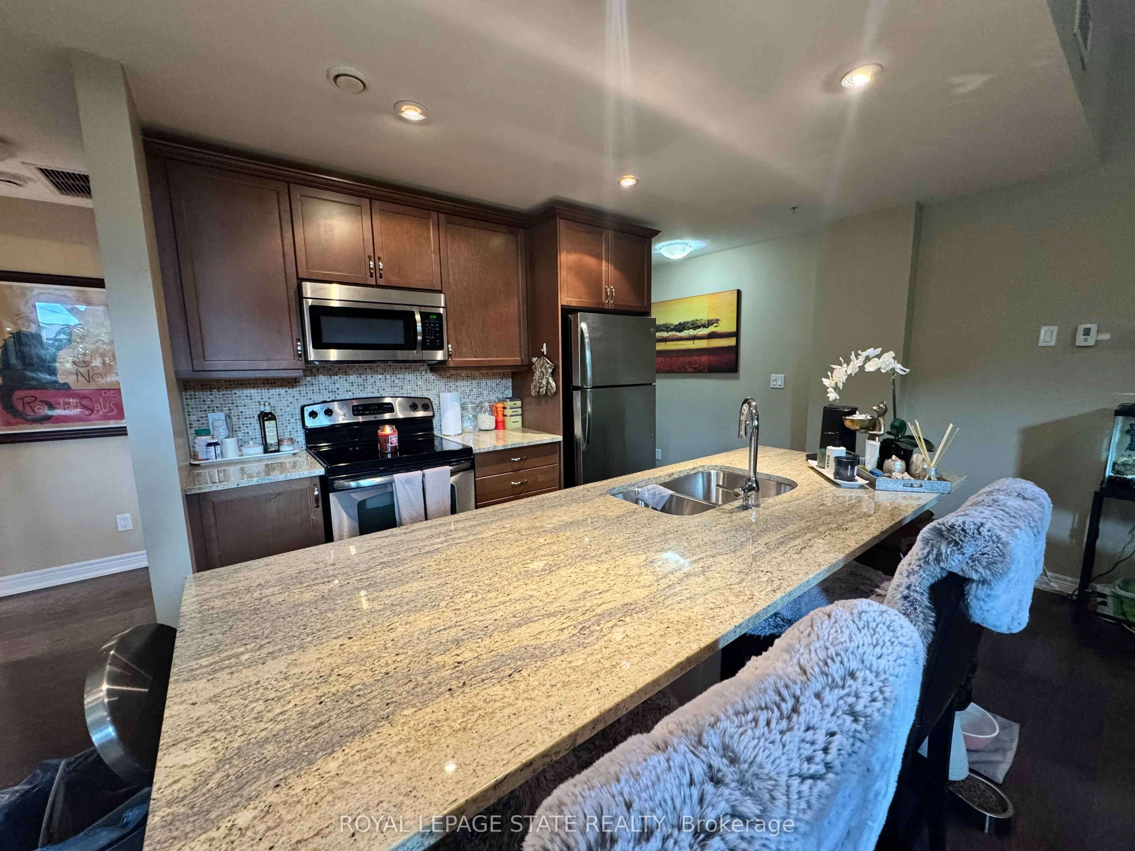 50 Murray Street W, #104