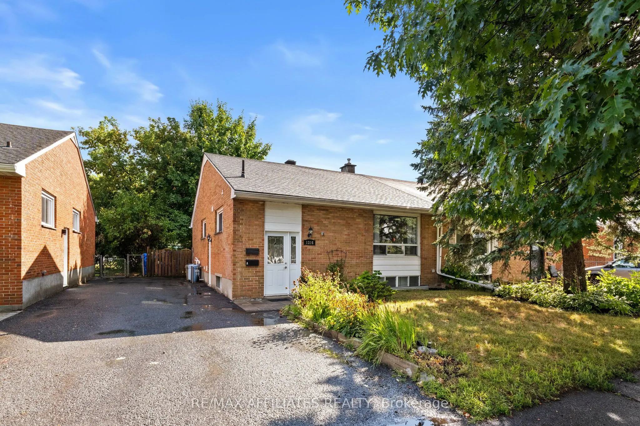 1316 Bloomsbury Crescent