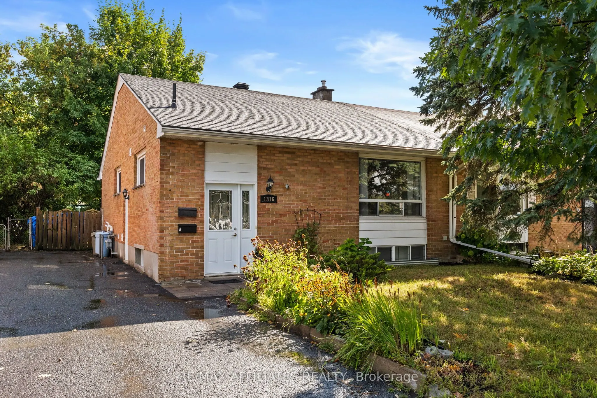 1316 Bloomsbury Crescent