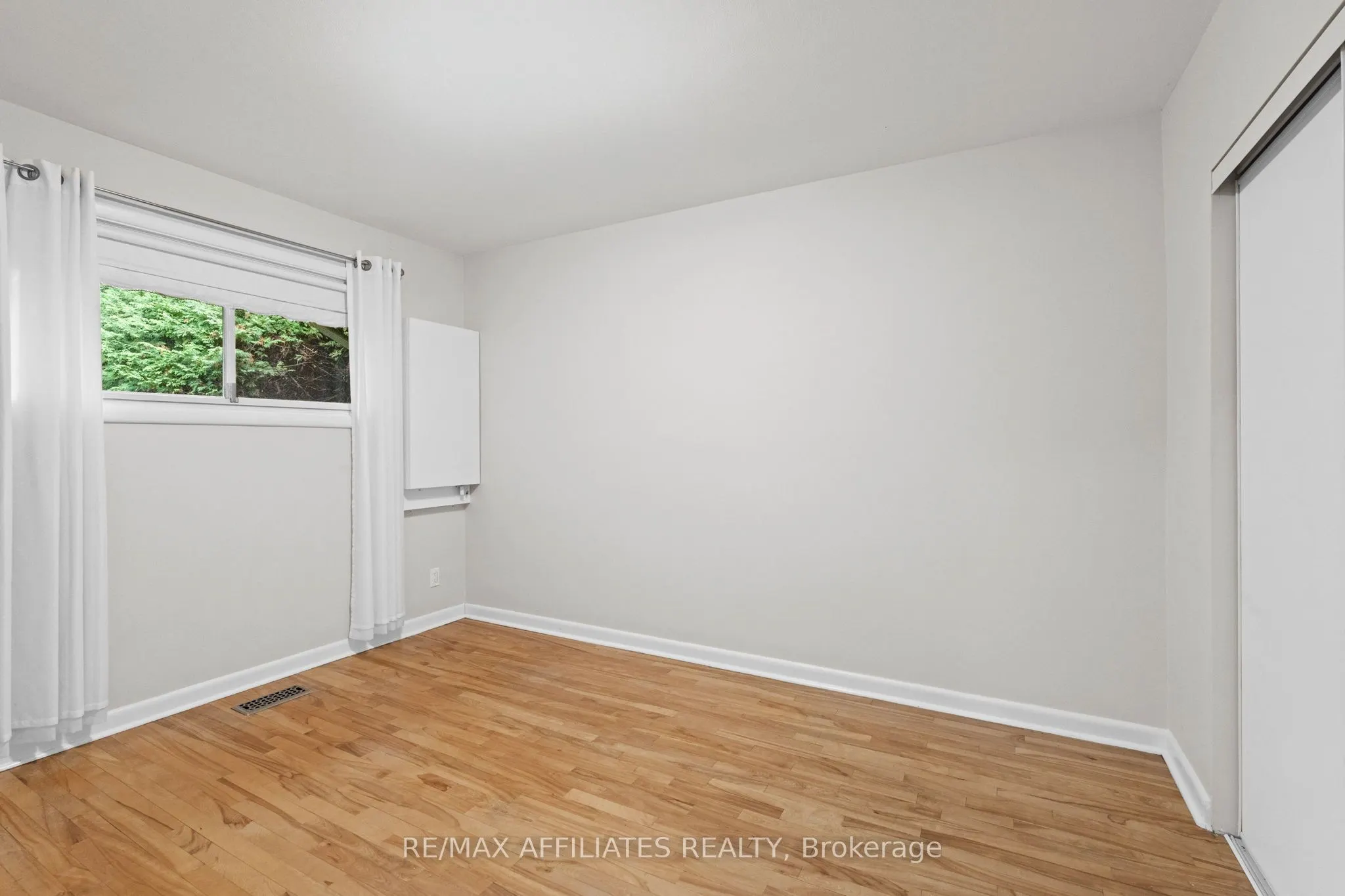 1316 Bloomsbury Crescent