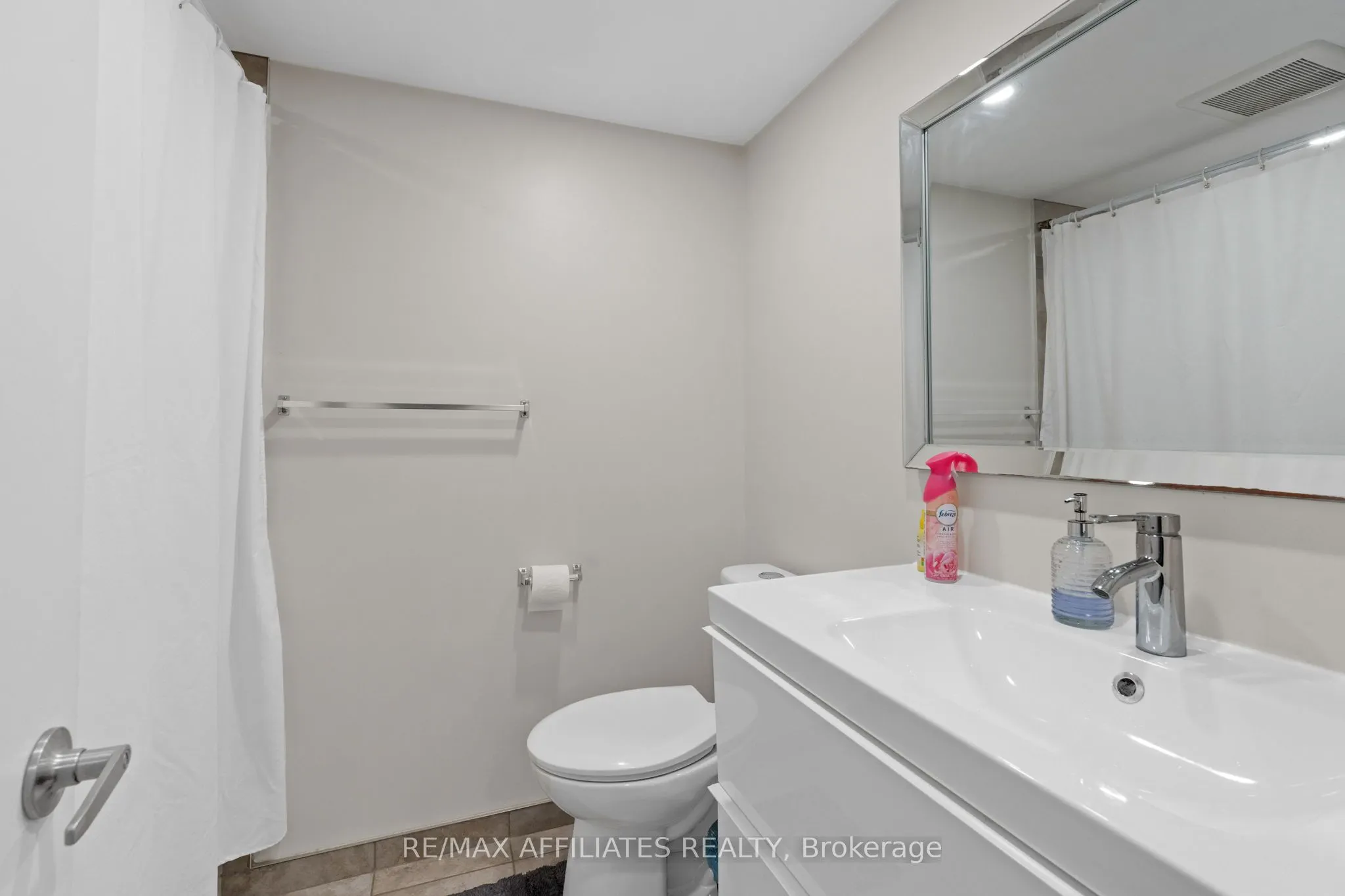 1316 Bloomsbury Crescent