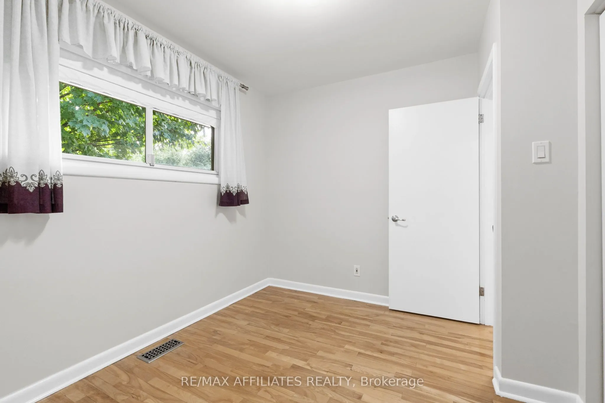 1316 Bloomsbury Crescent