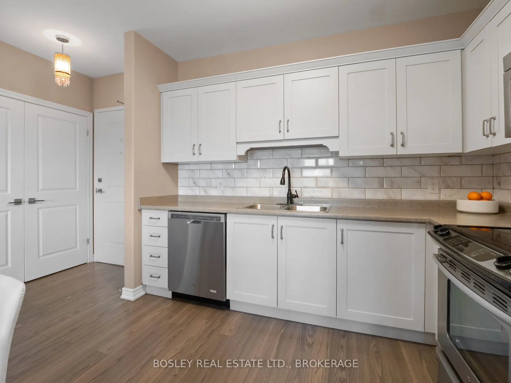379 Scott Street, #402