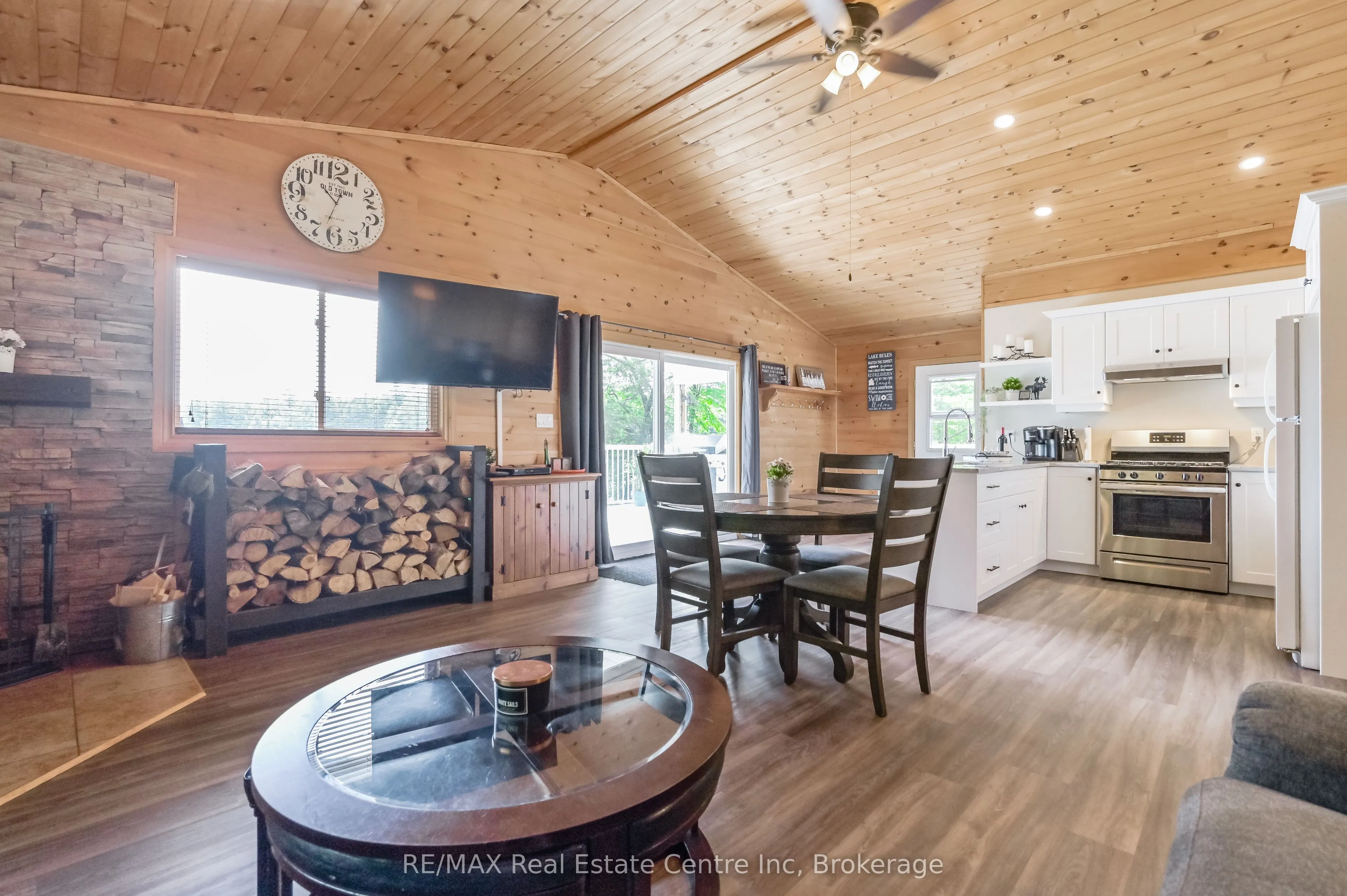 22 South Crane Lake Road