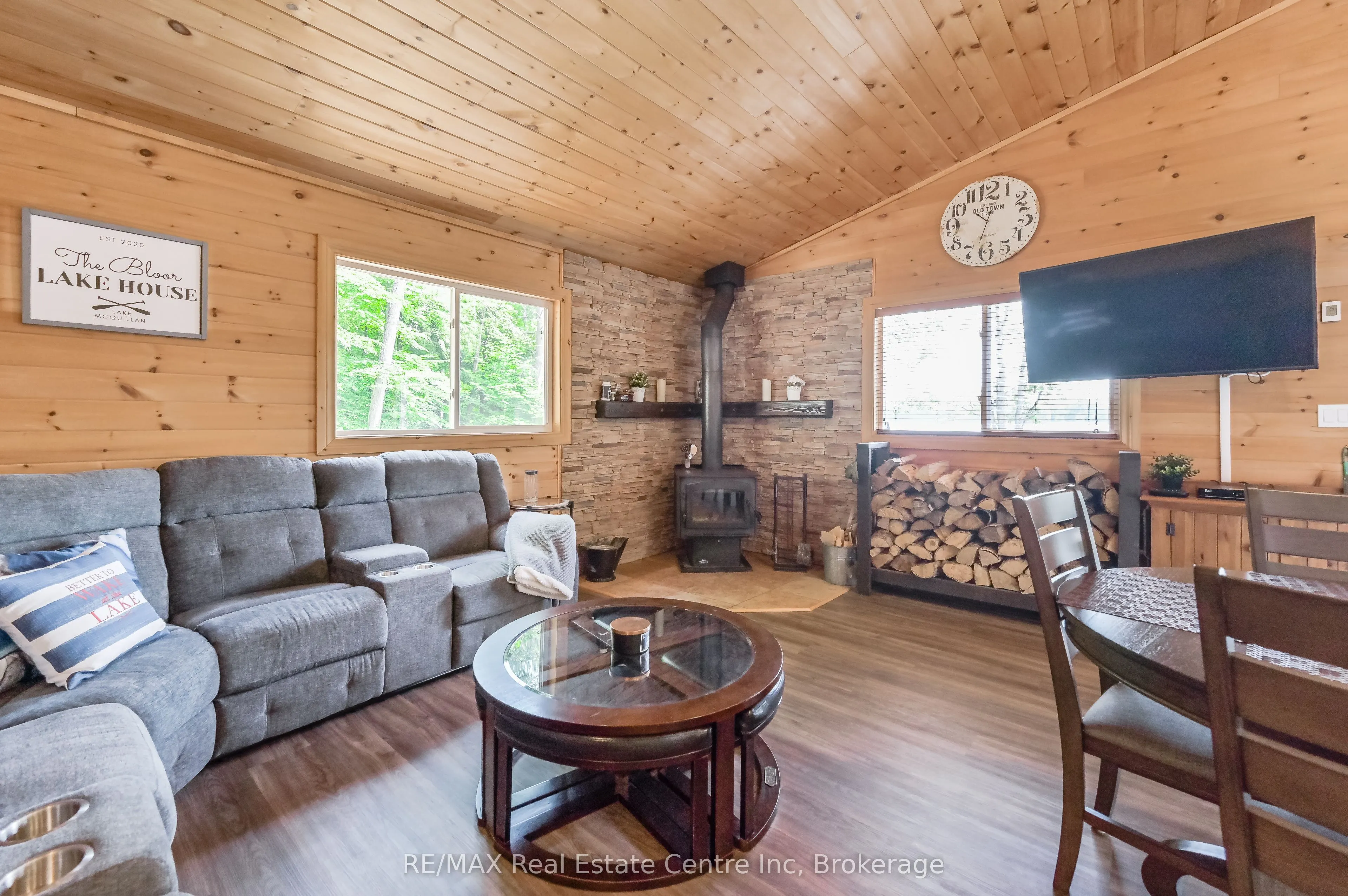 22 South Crane Lake Road