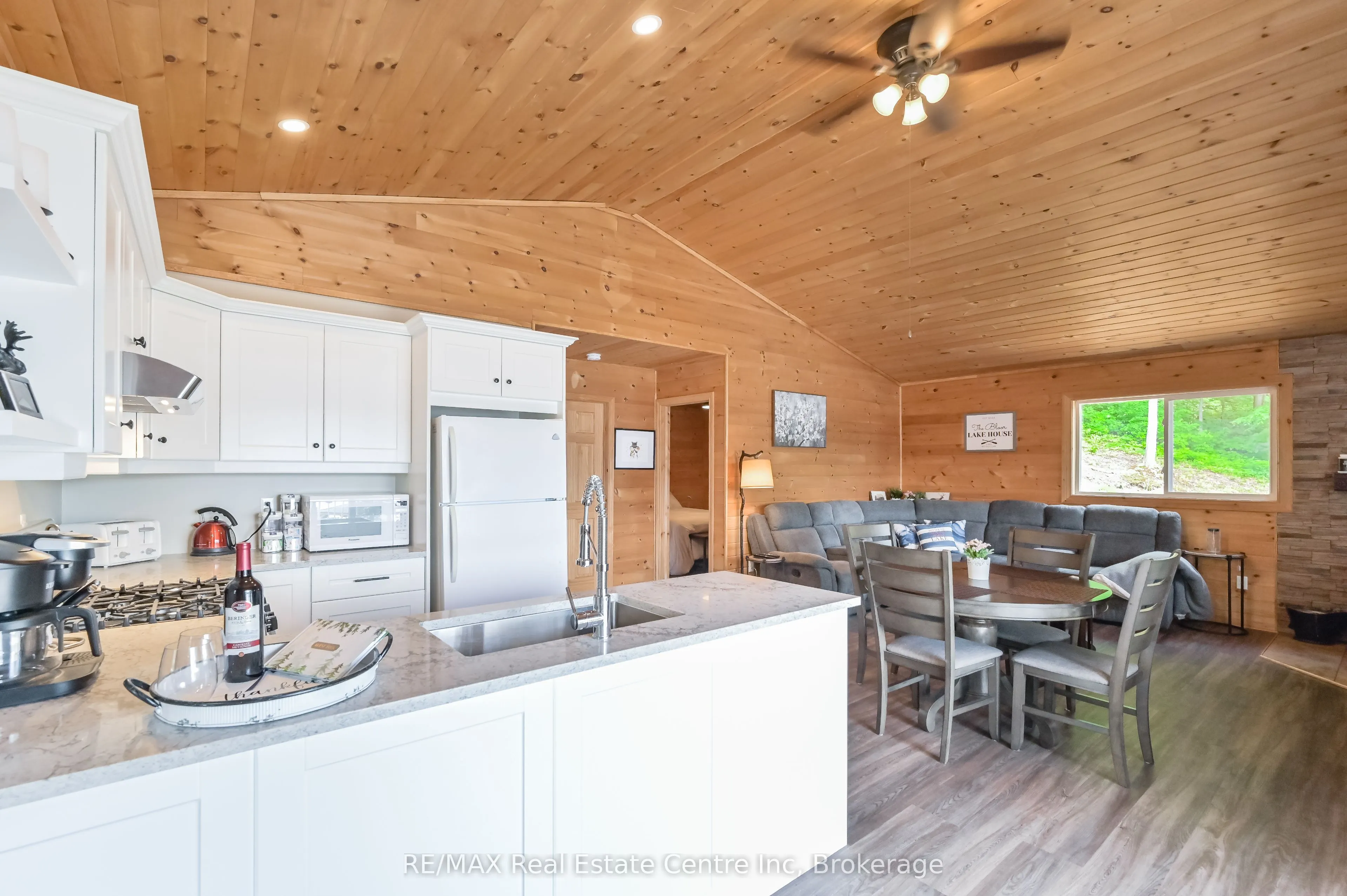22 South Crane Lake Road
