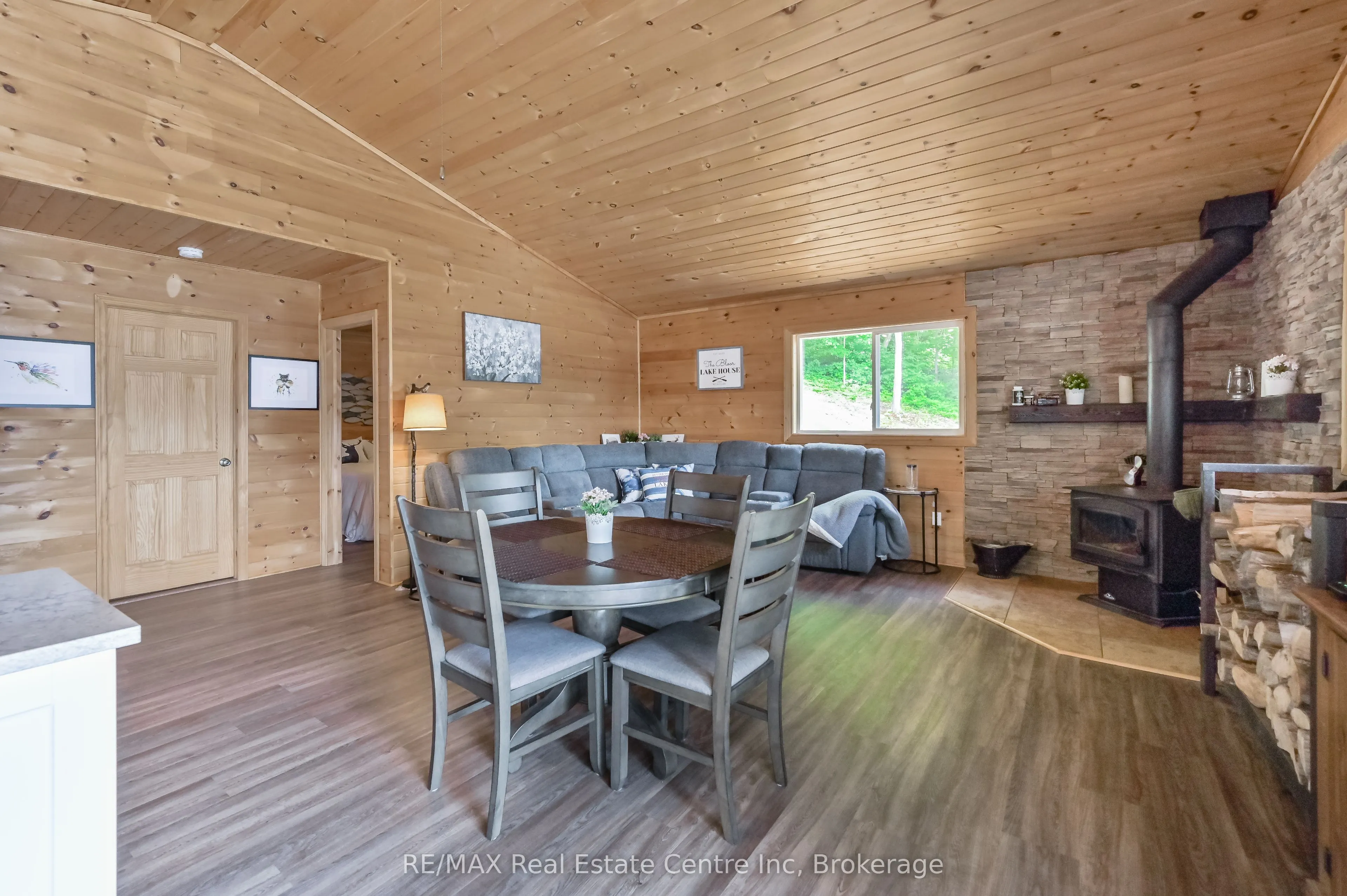22 South Crane Lake Road