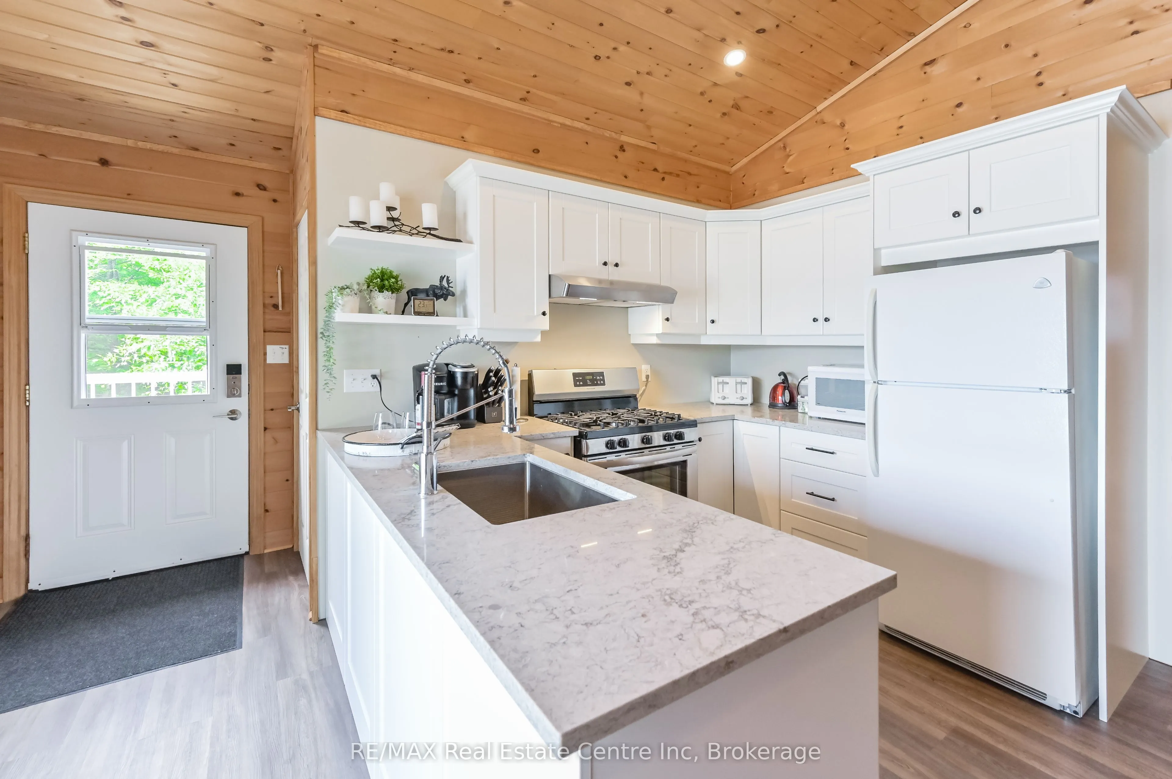 22 South Crane Lake Road