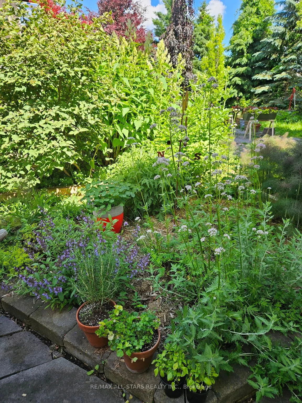 10987 Simcoe Street