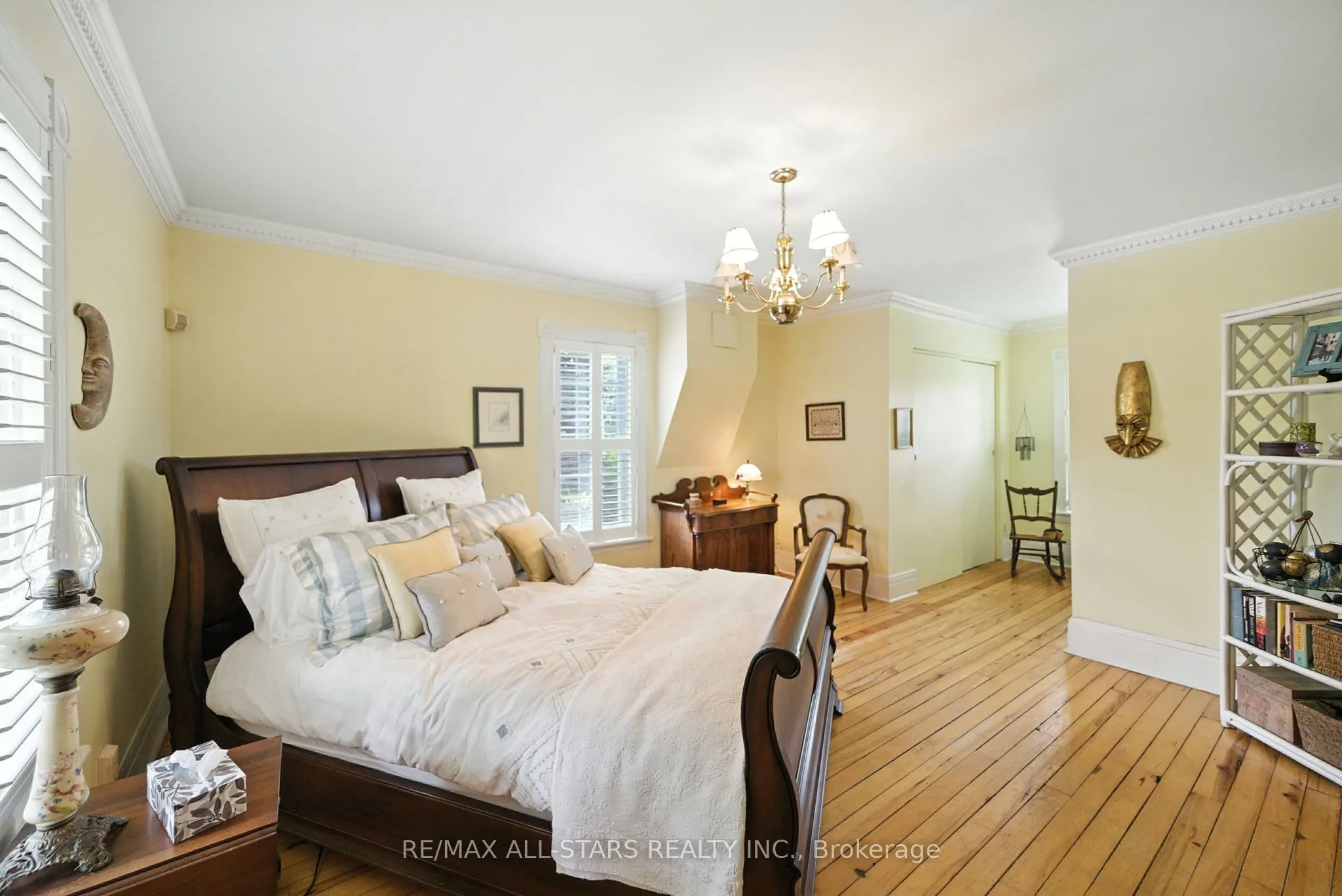 10987 Simcoe Street