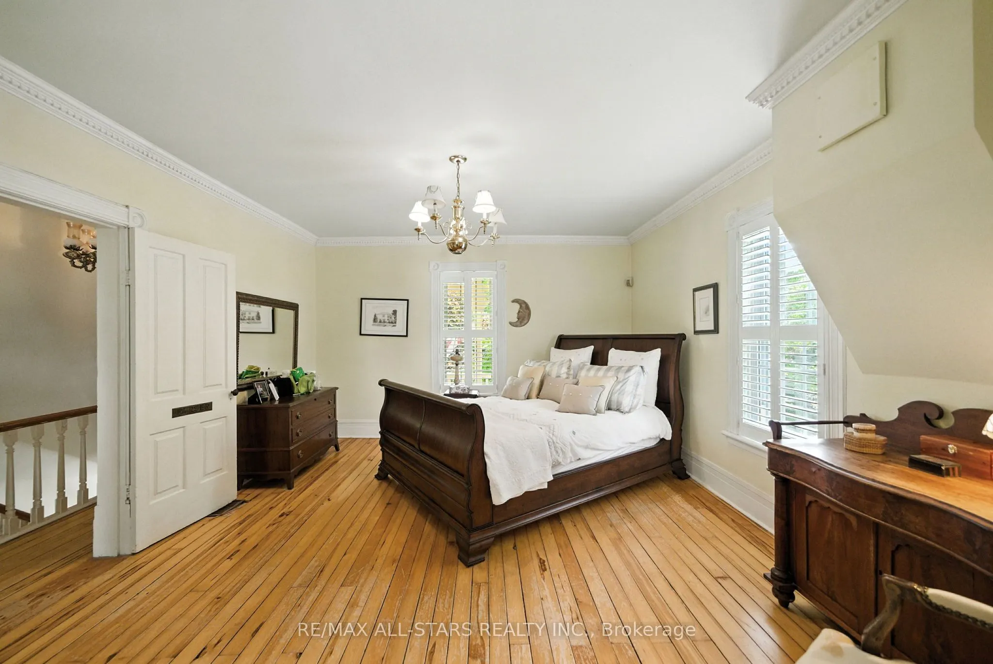 10987 Simcoe Street