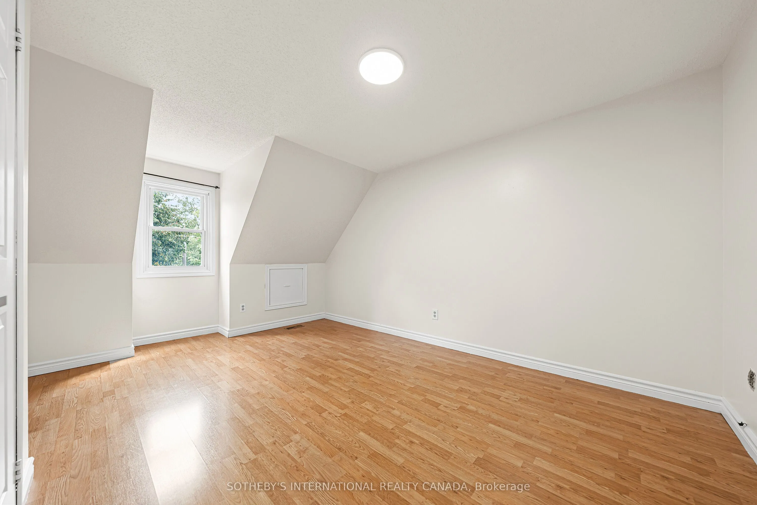 154 Covington Crescent