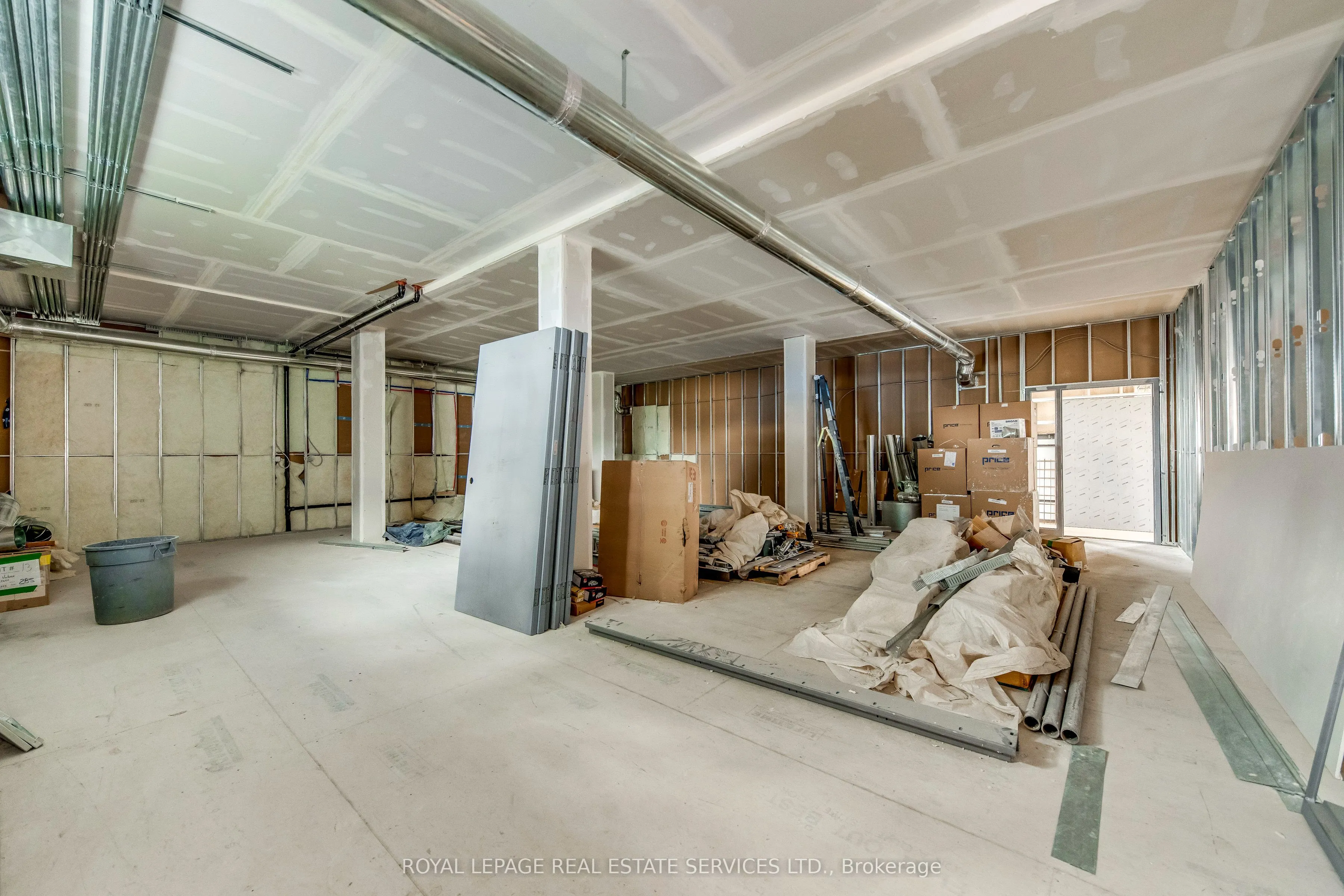 401 Victoria Avenue N, #101