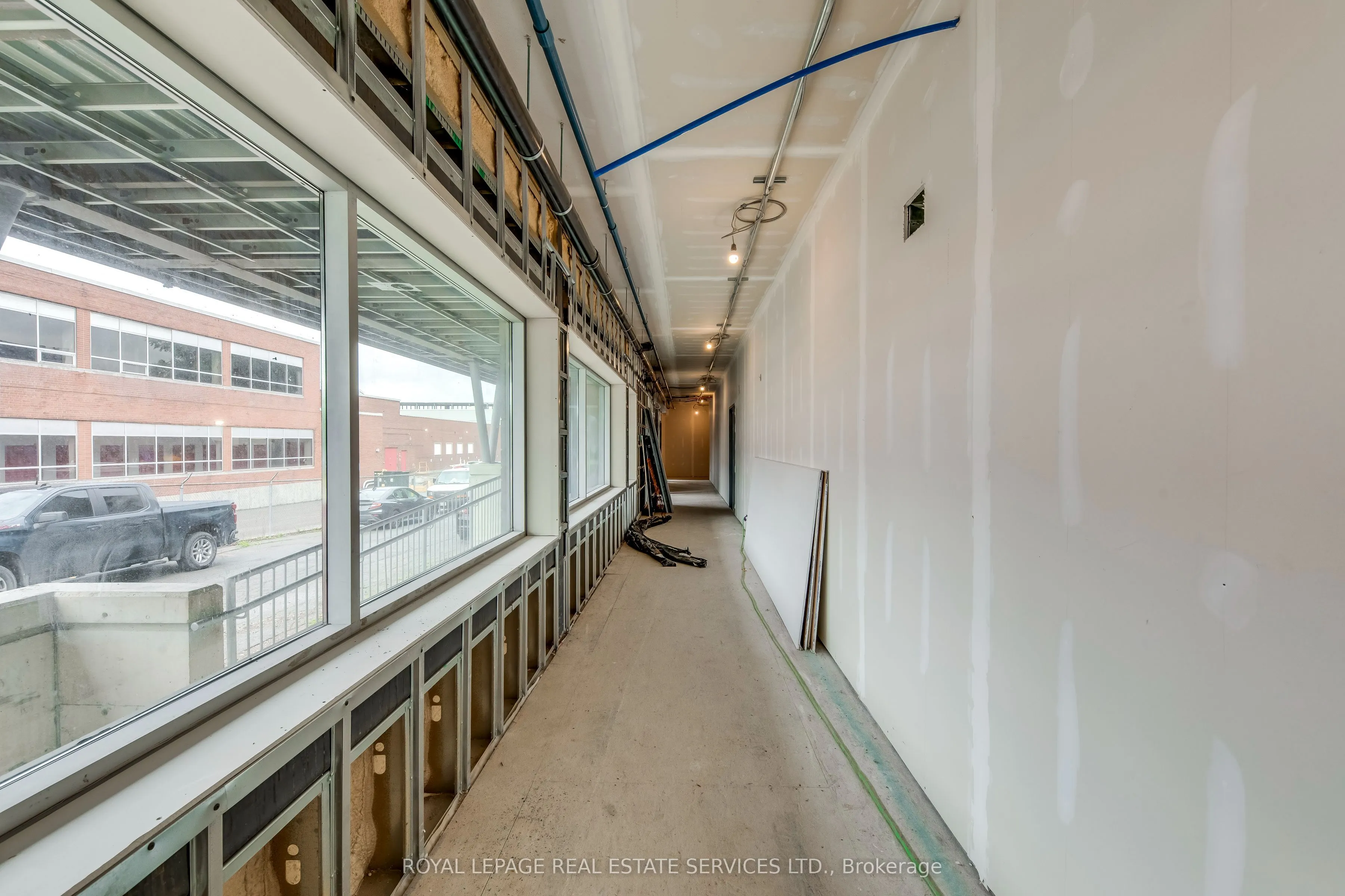 401 Victoria Avenue N, #101