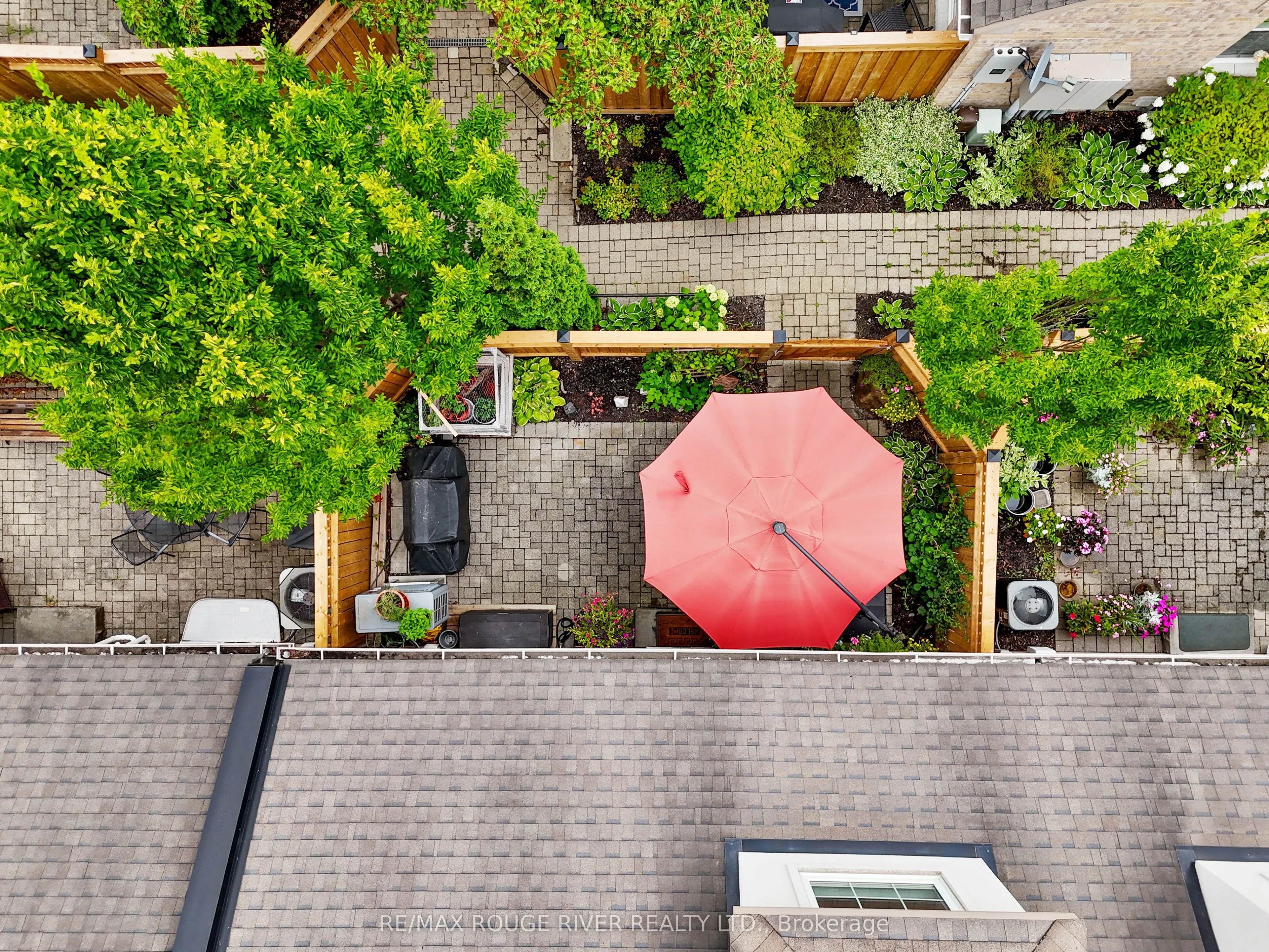 120 University Avenue E, #403