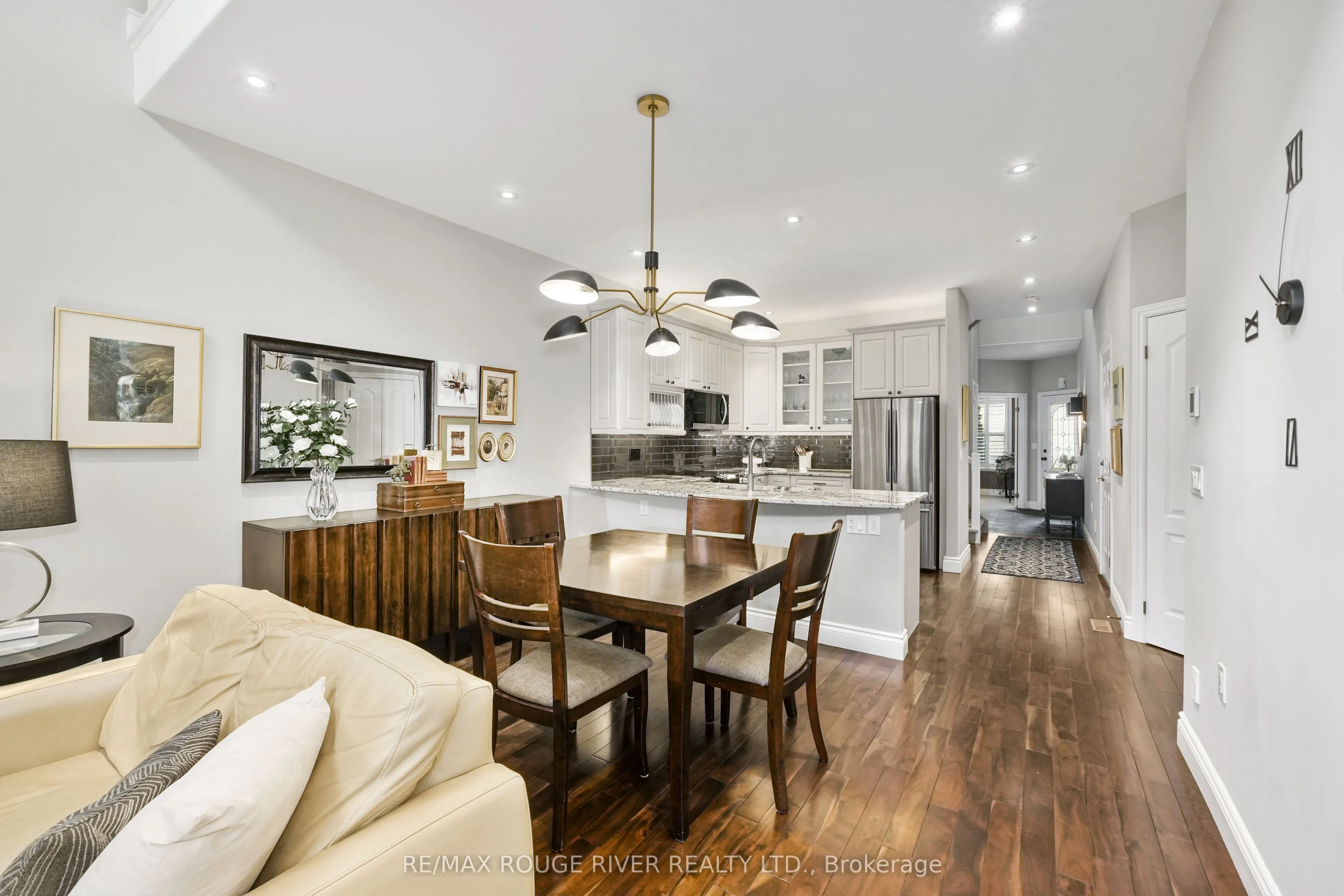 120 University Avenue E, #403