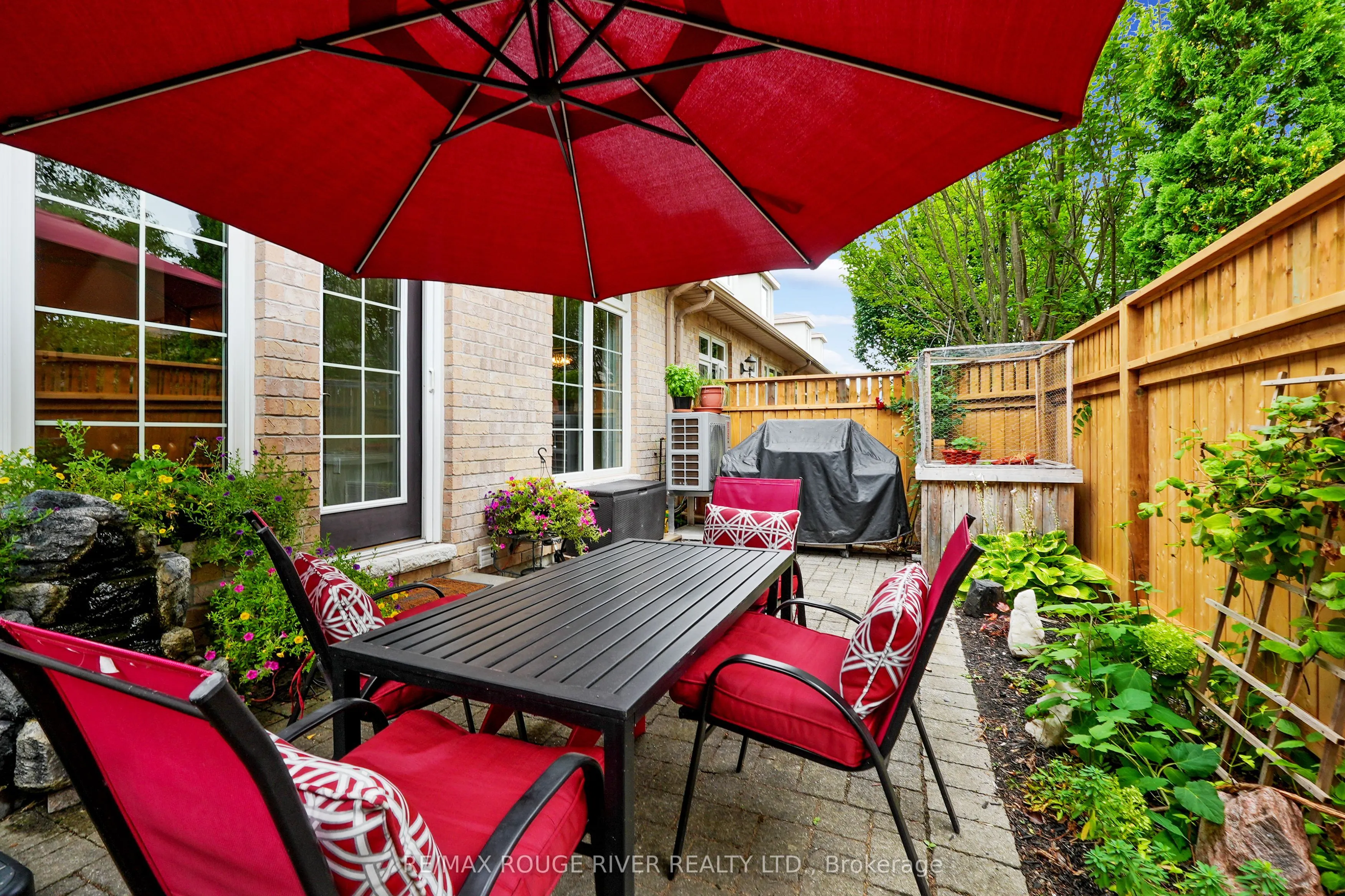 120 University Avenue E, #403