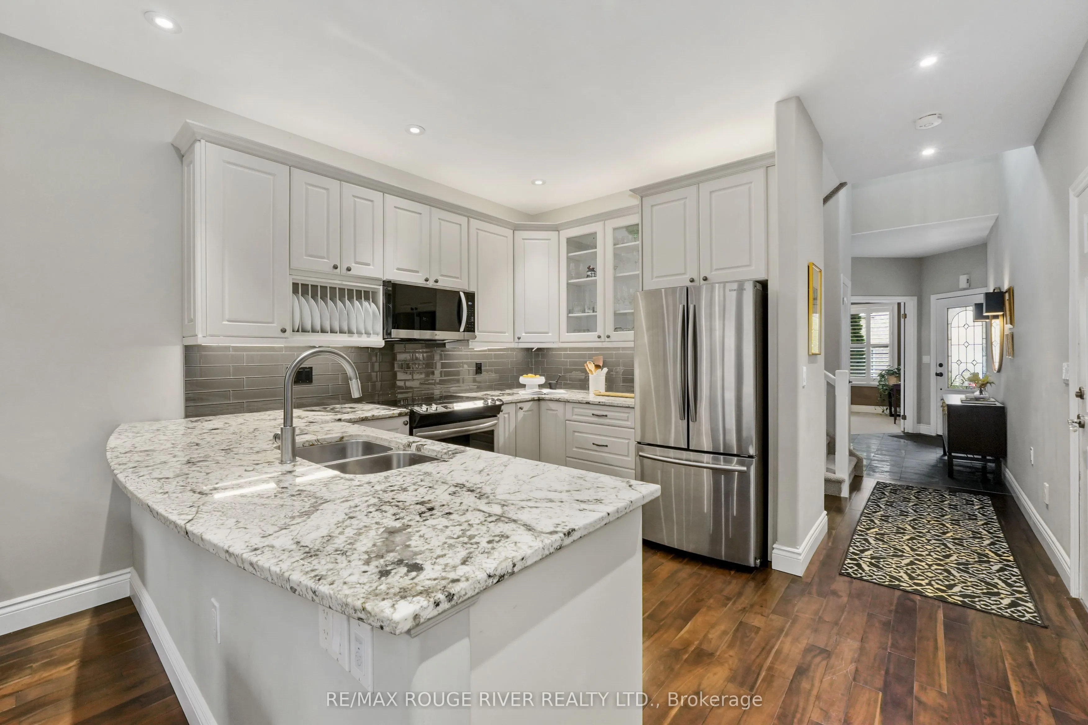 120 University Avenue E, #403