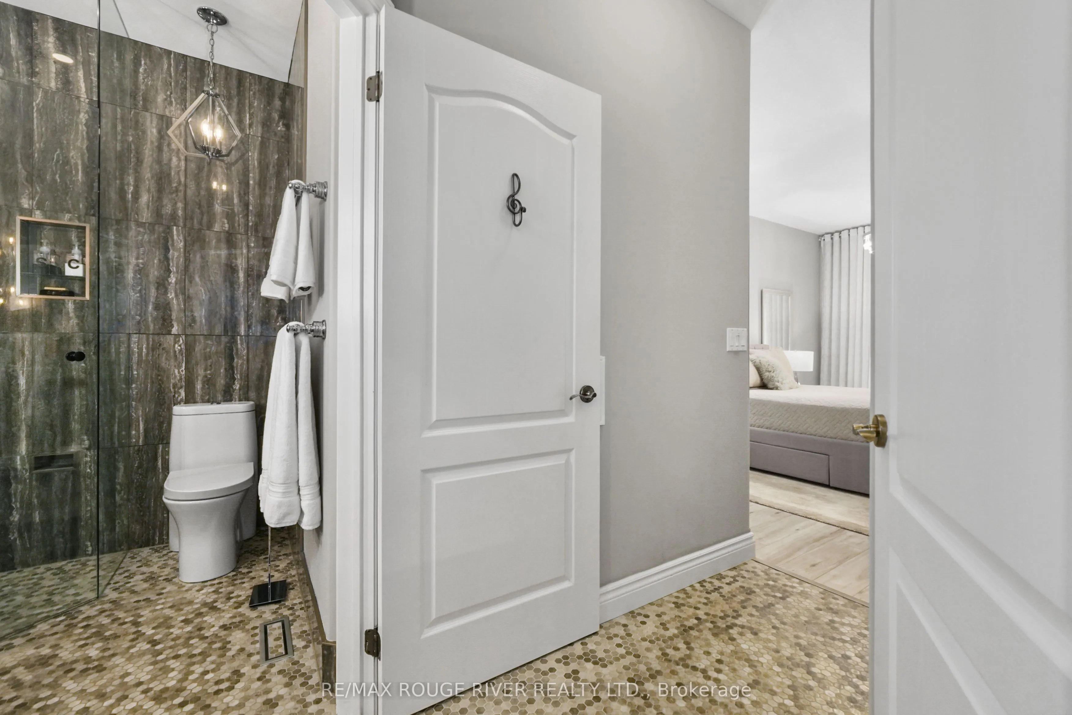 120 University Avenue E, #403