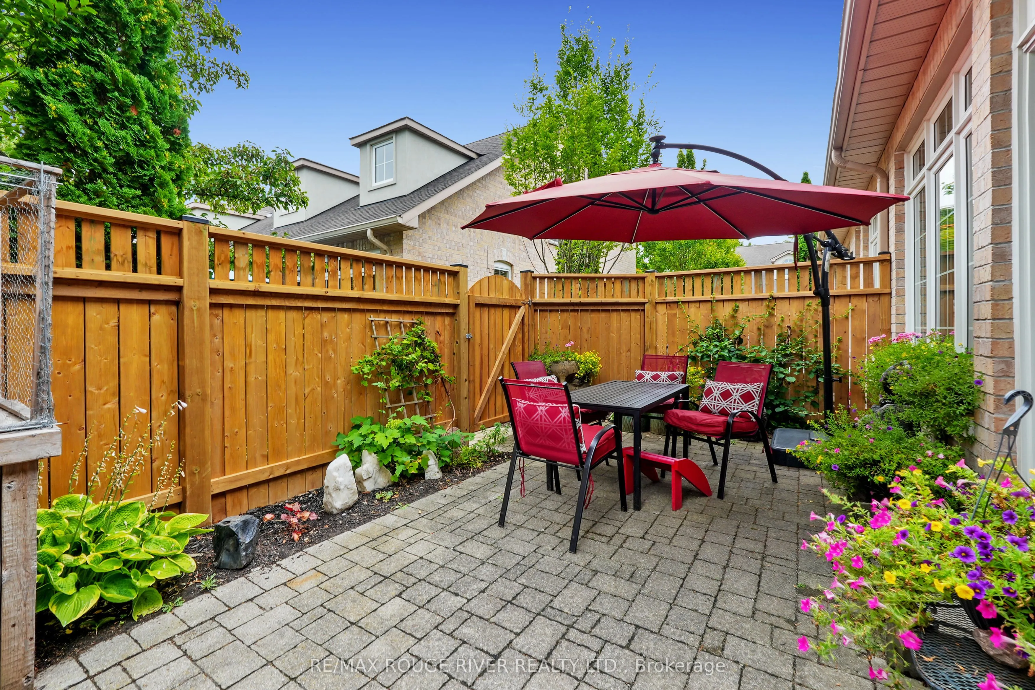 120 University Avenue E, #403