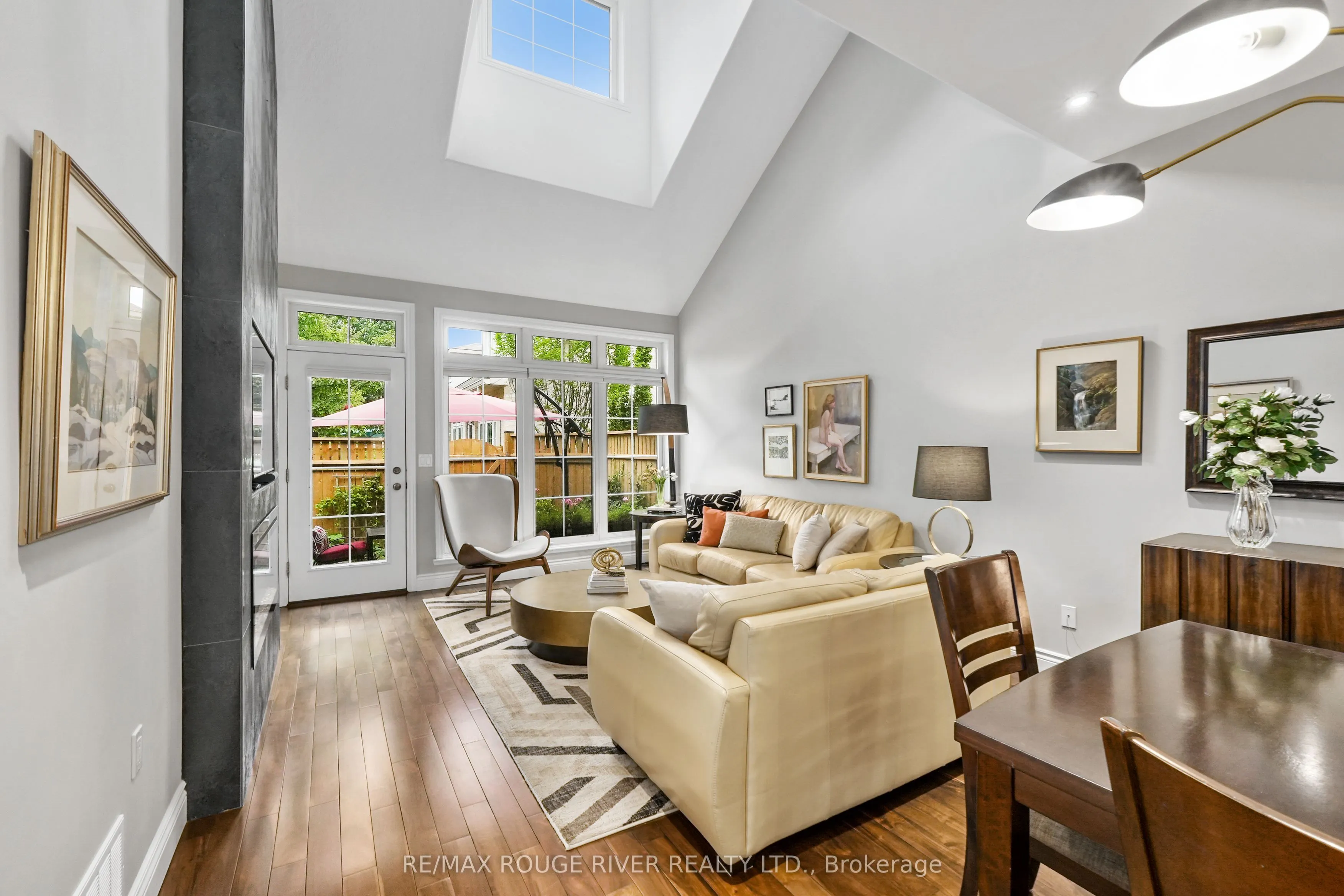 120 University Avenue E, #403