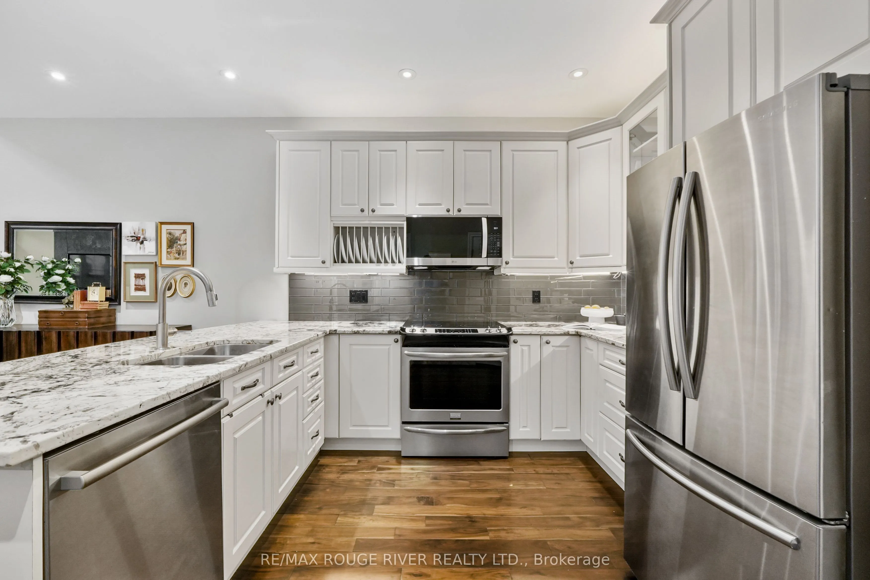 120 University Avenue E, #403
