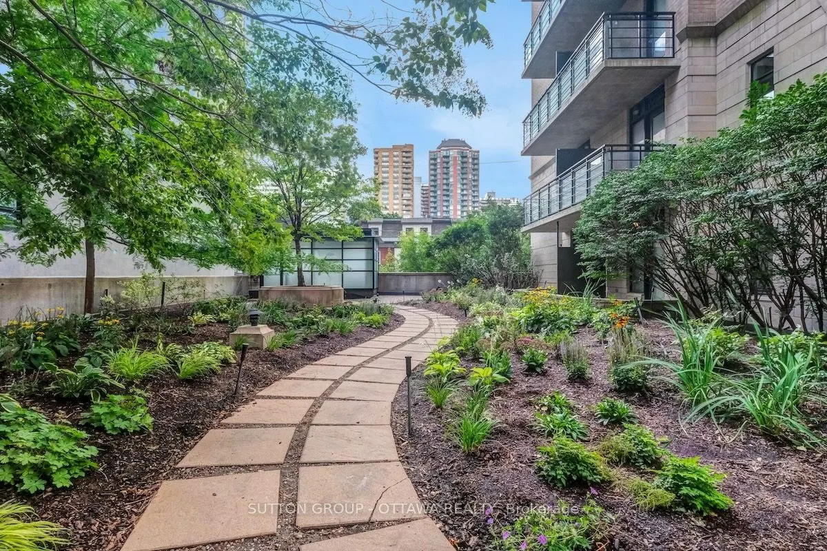 95 Bronson Avenue, #802