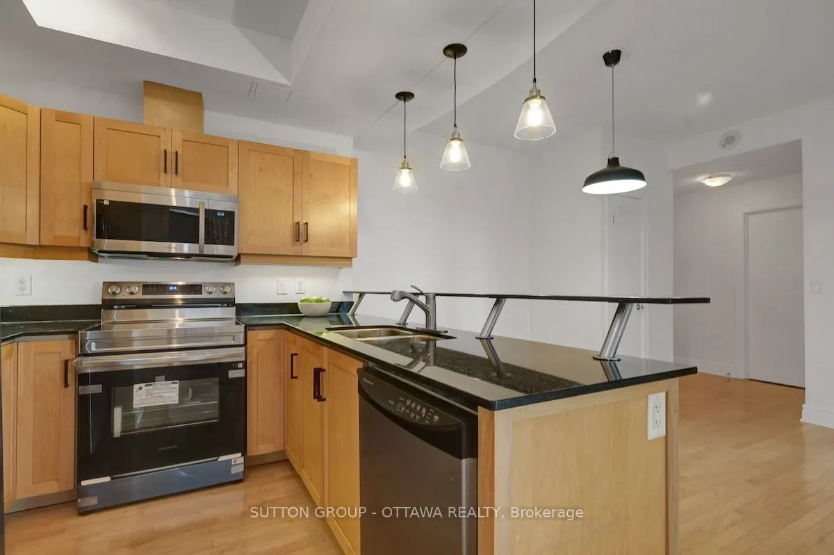 95 Bronson Avenue, #802