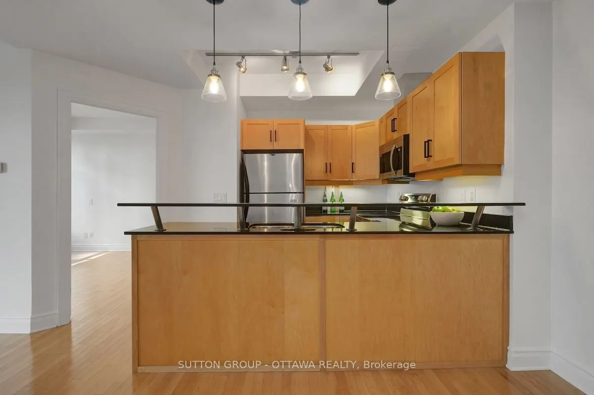95 Bronson Avenue, #802