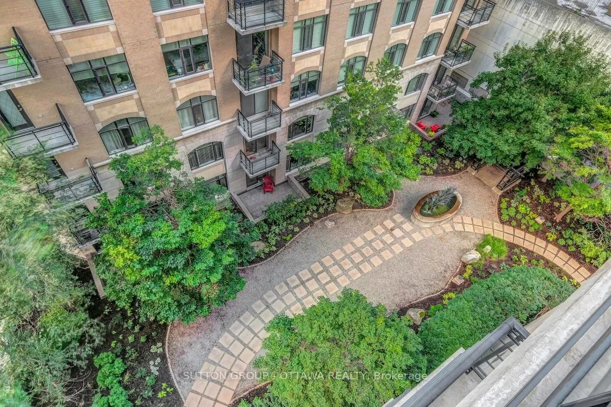 95 Bronson Avenue, #802
