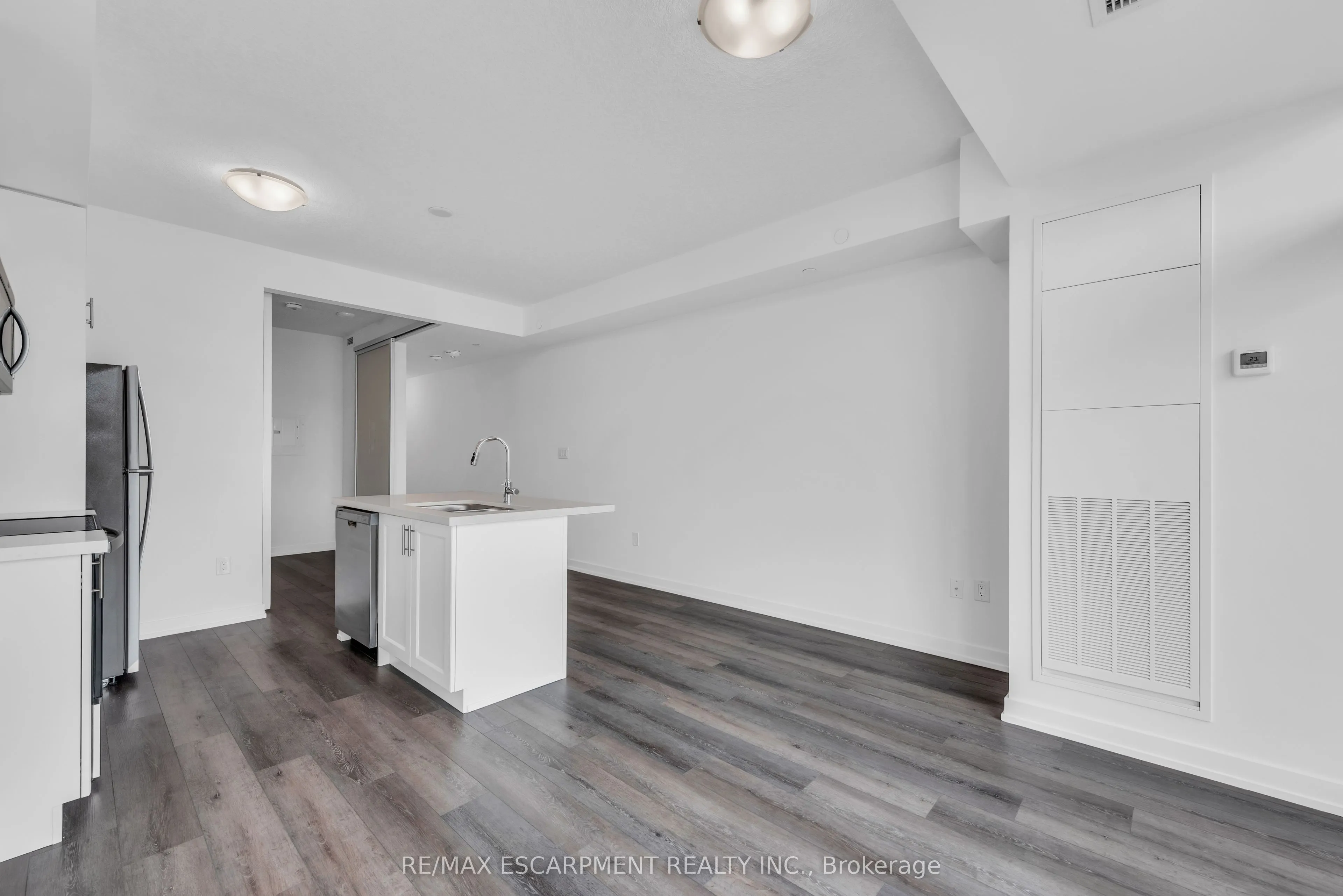 470 Dundas Street E, #220