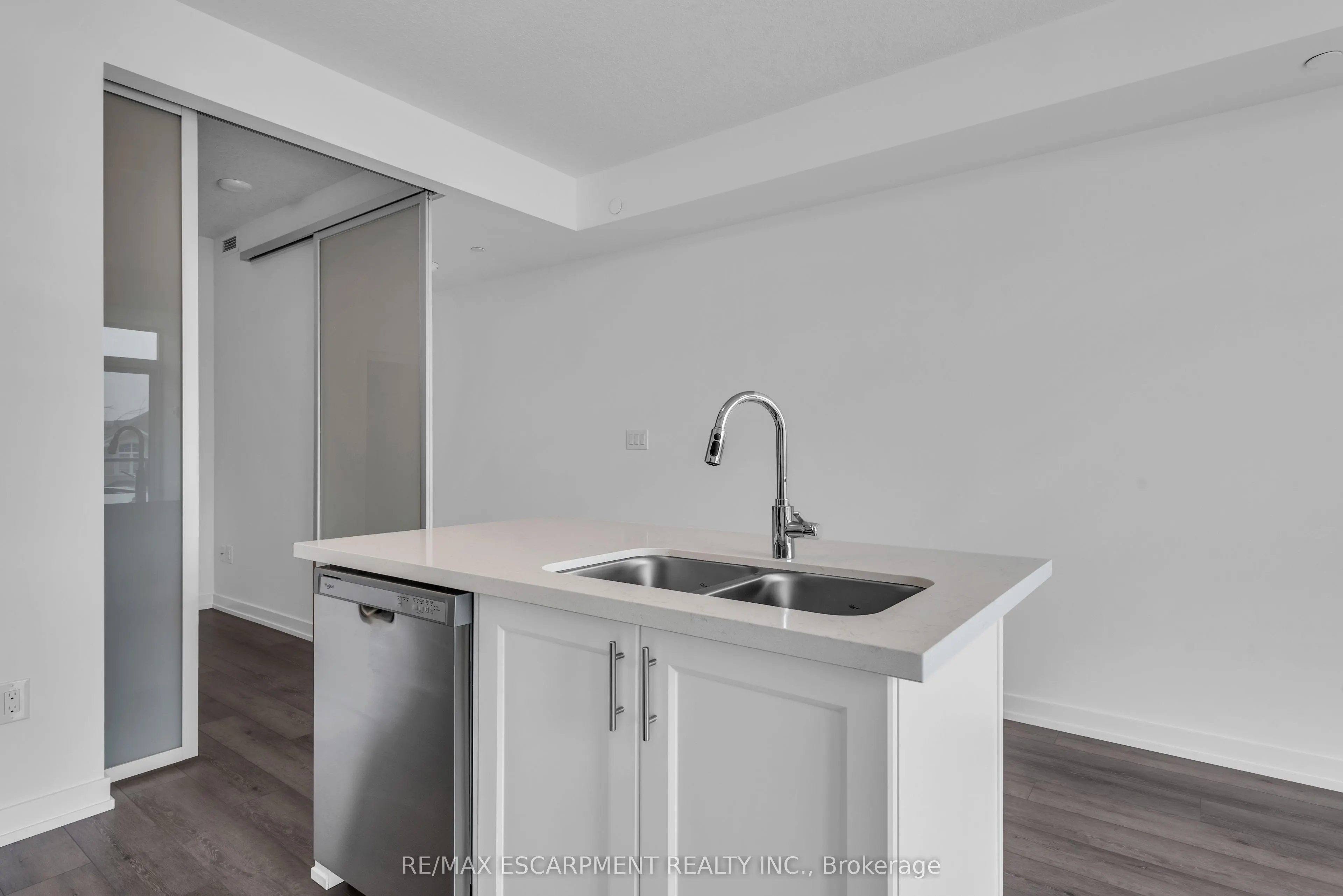 470 Dundas Street E, #220