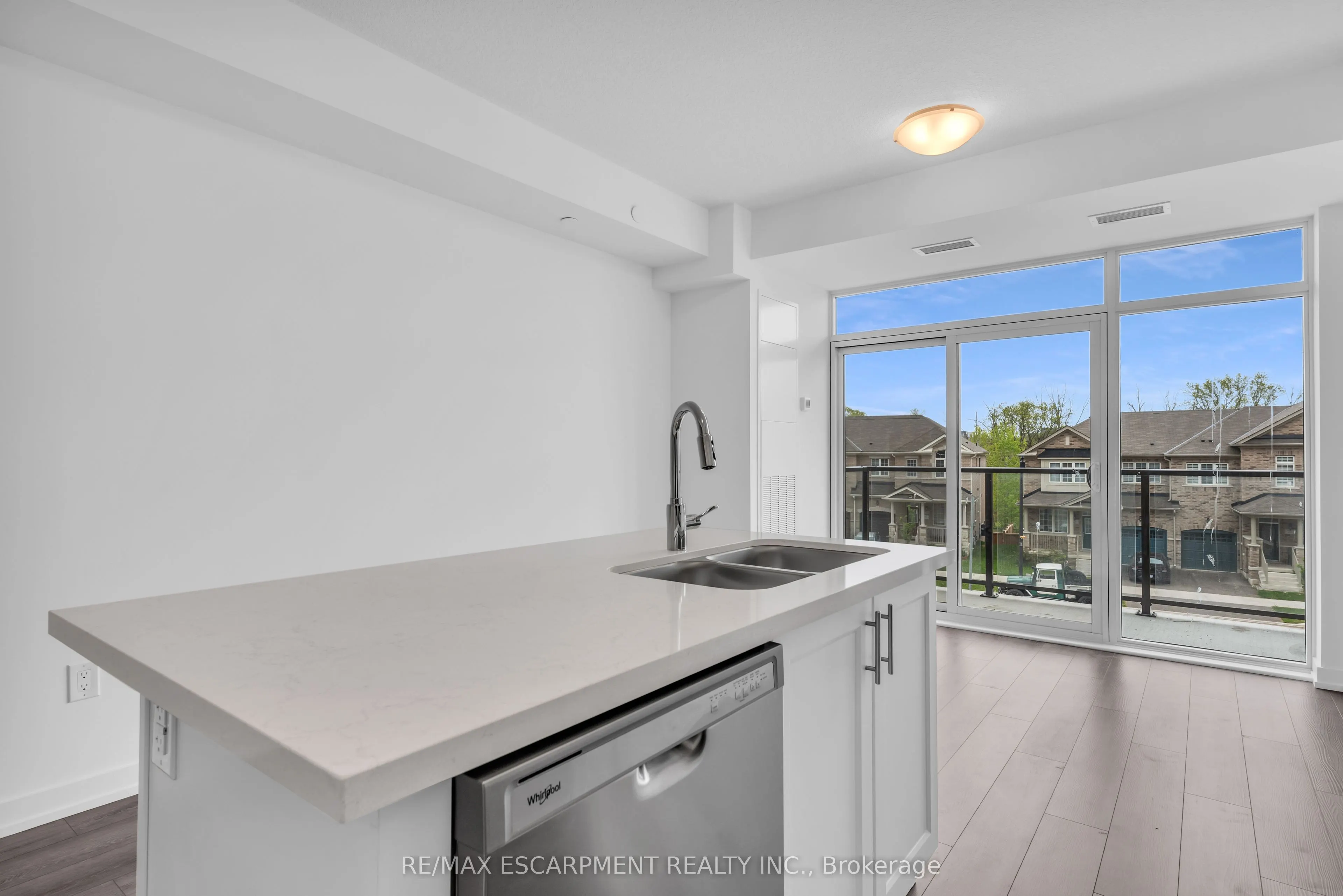 470 Dundas Street E, #220