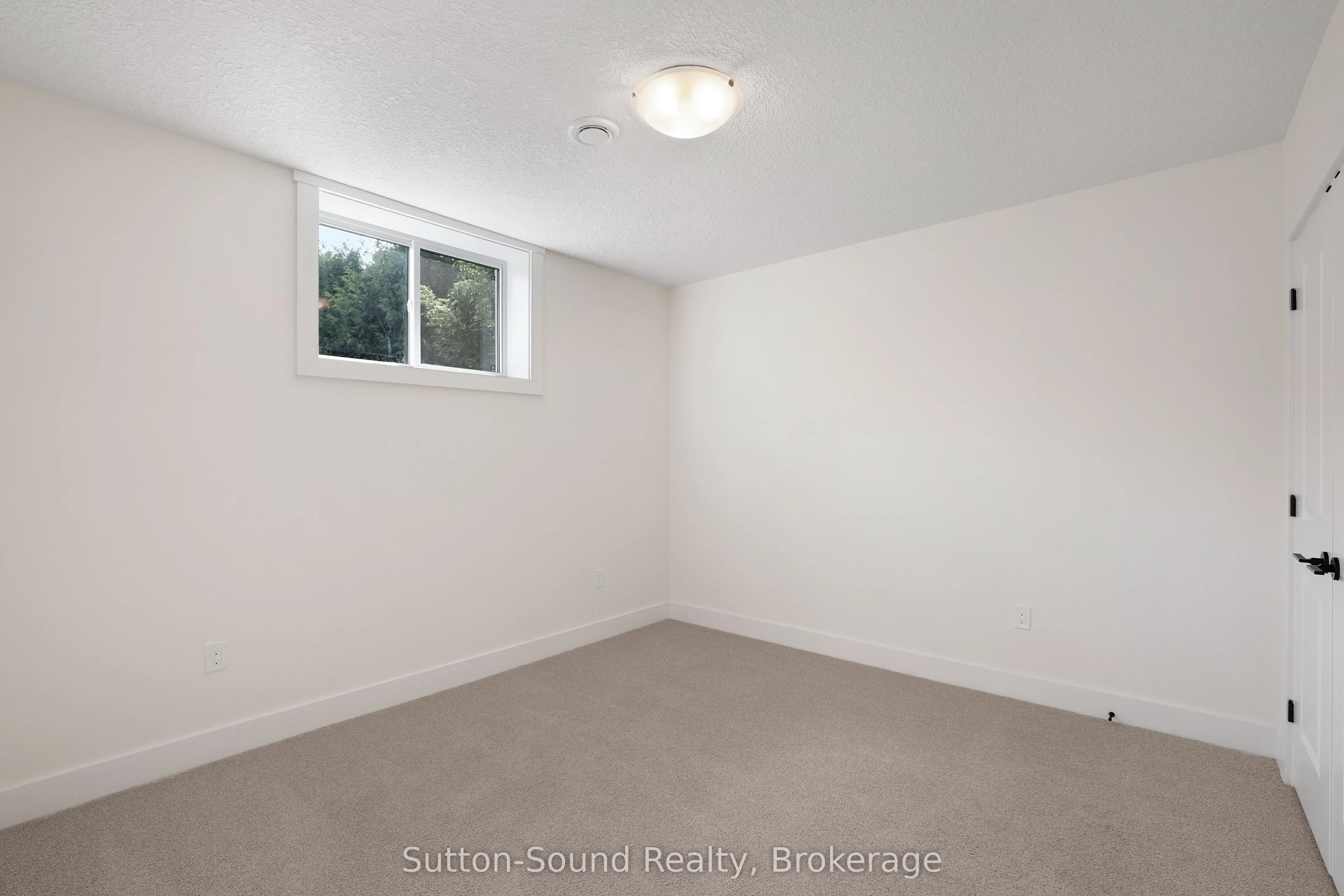325 6TH Avenue W