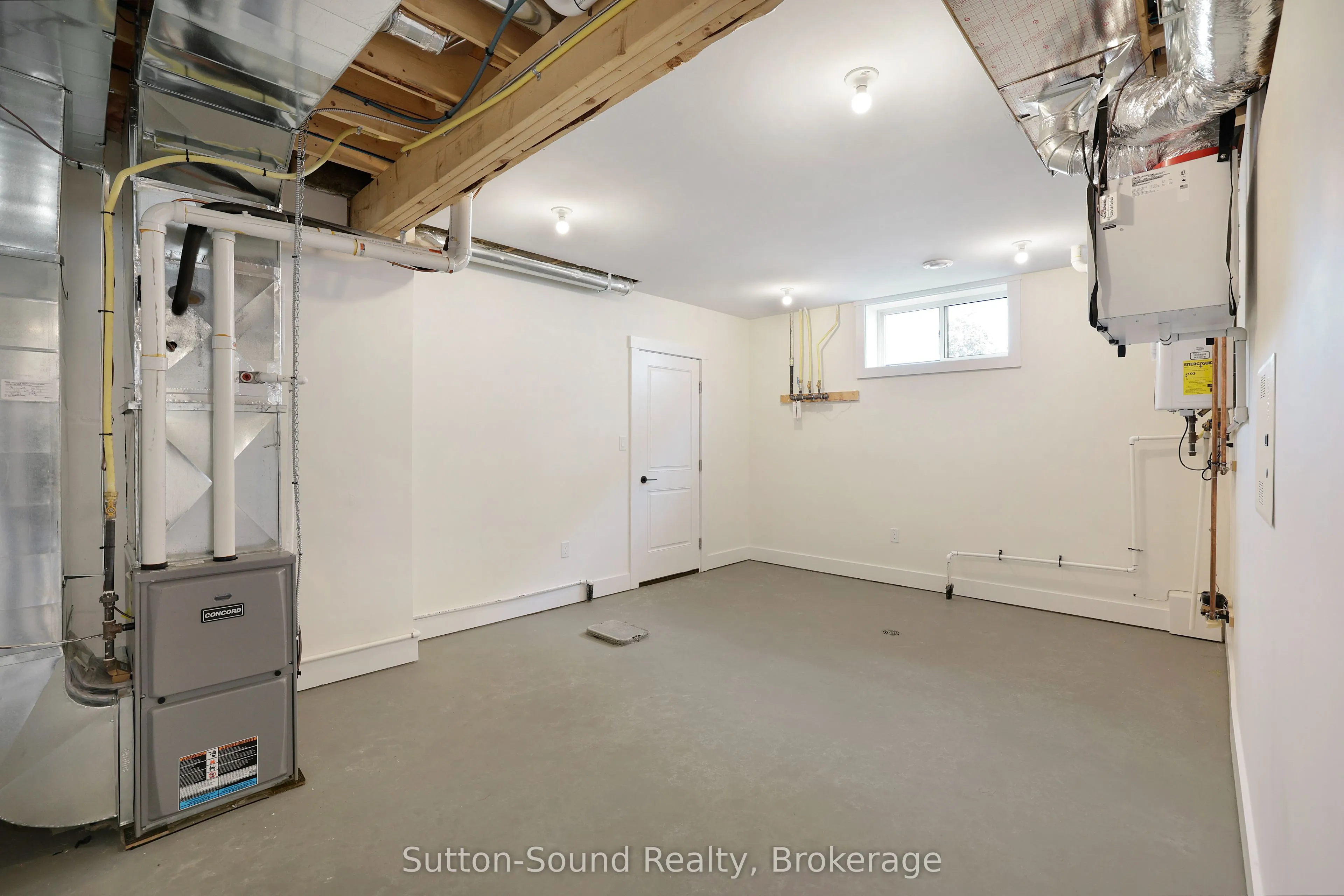 325 6TH Avenue W