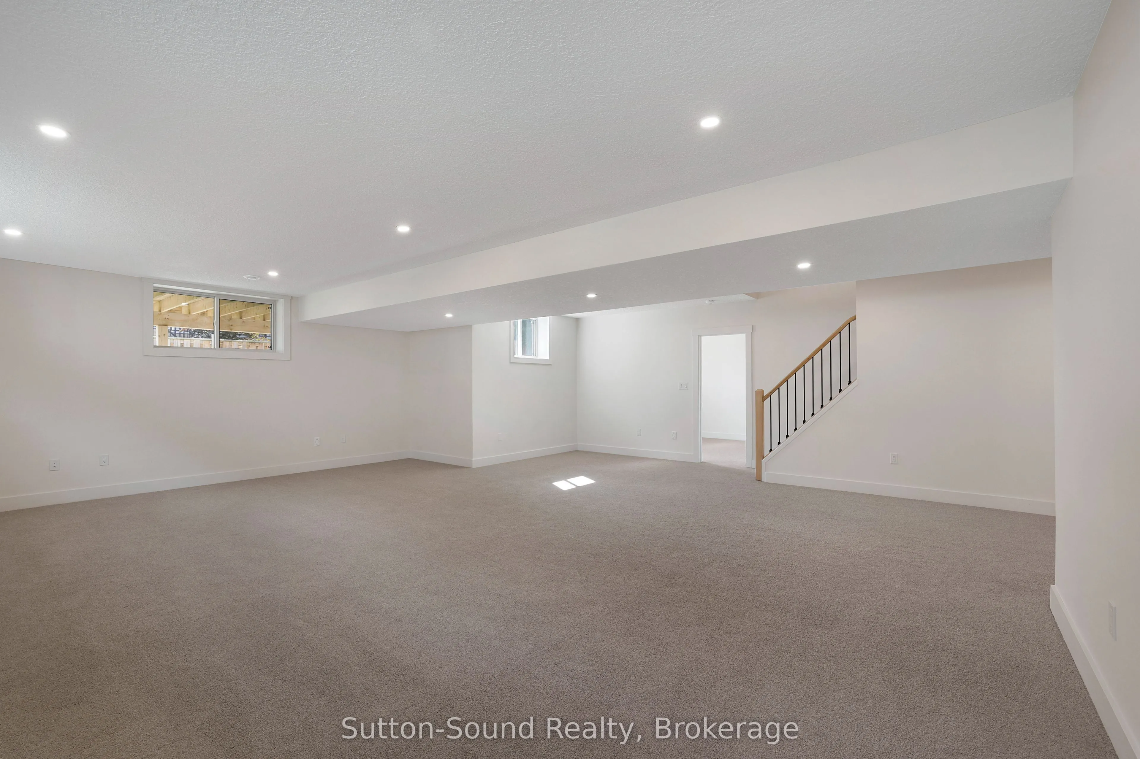 325 6TH Avenue W
