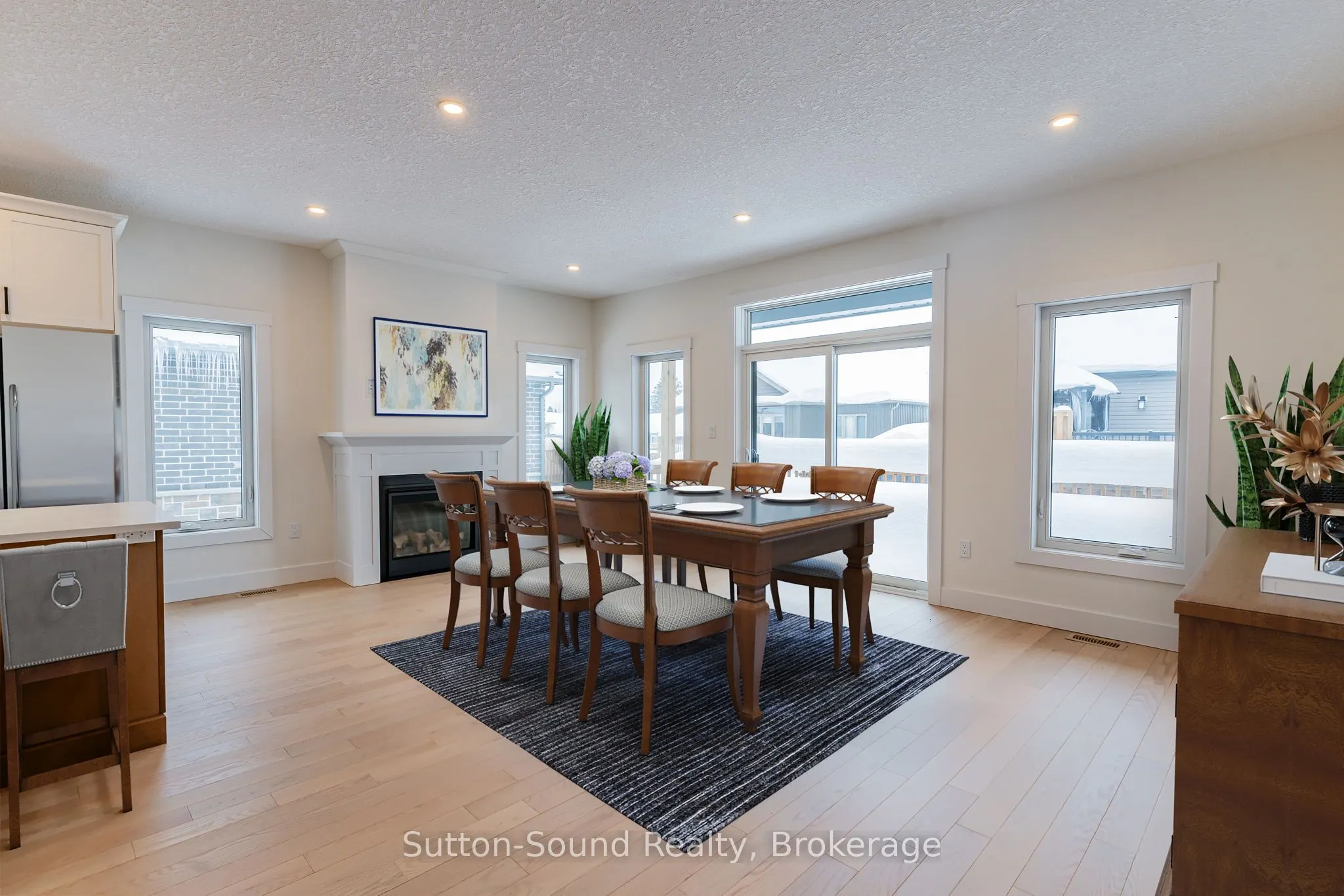 325 6TH Avenue W