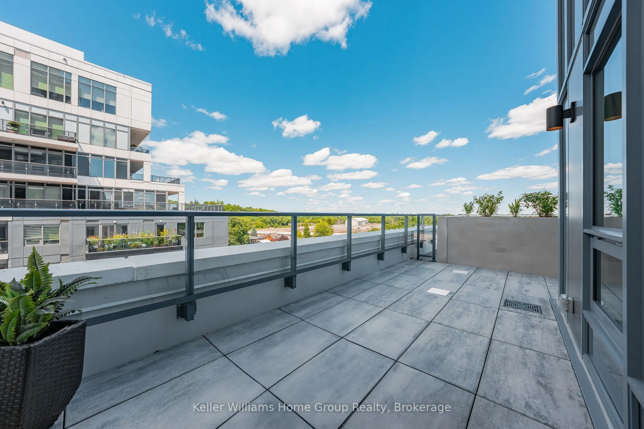 93 Arthur Street, #714