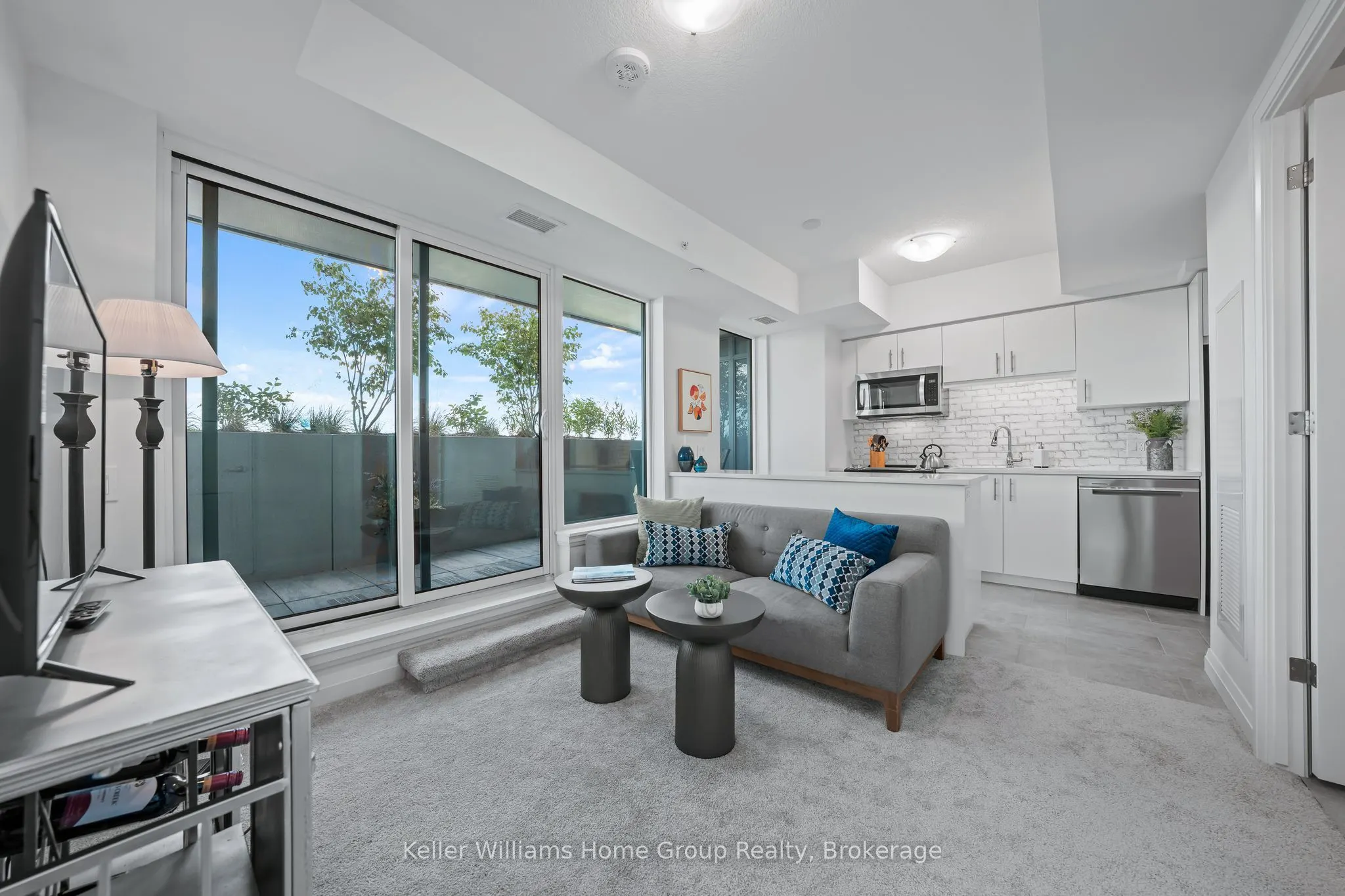93 Arthur Street, #714