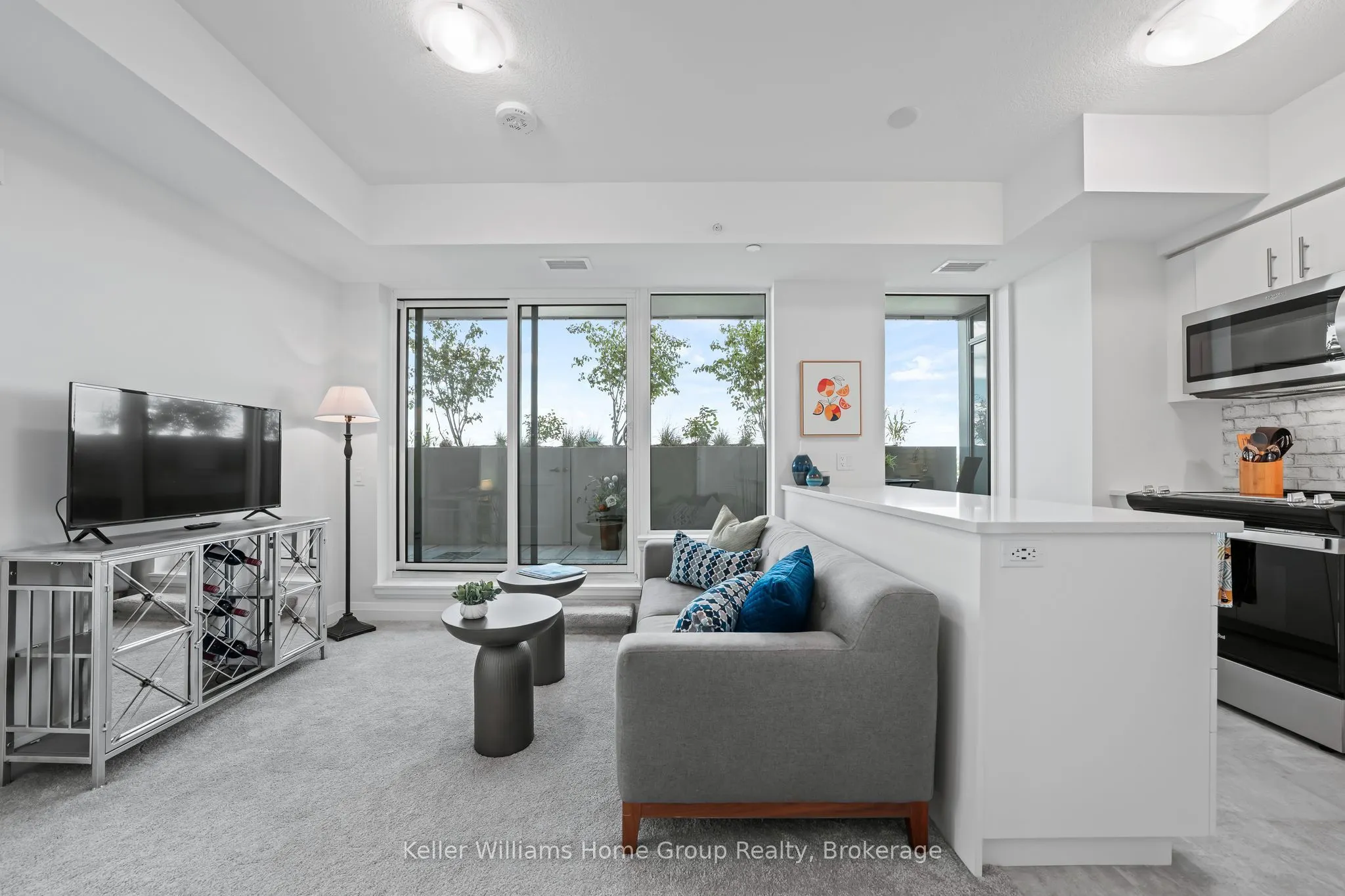 93 Arthur Street, #714