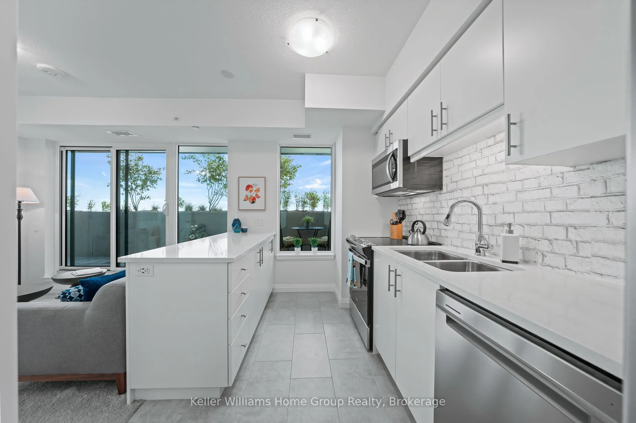 93 Arthur Street, #714