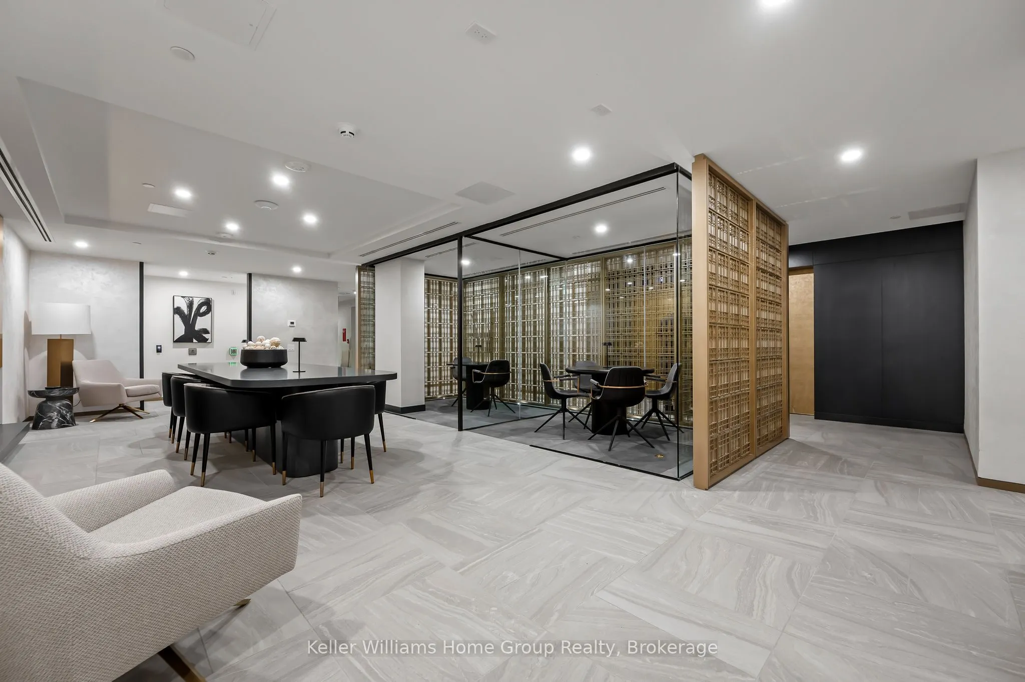 93 Arthur Street, #714