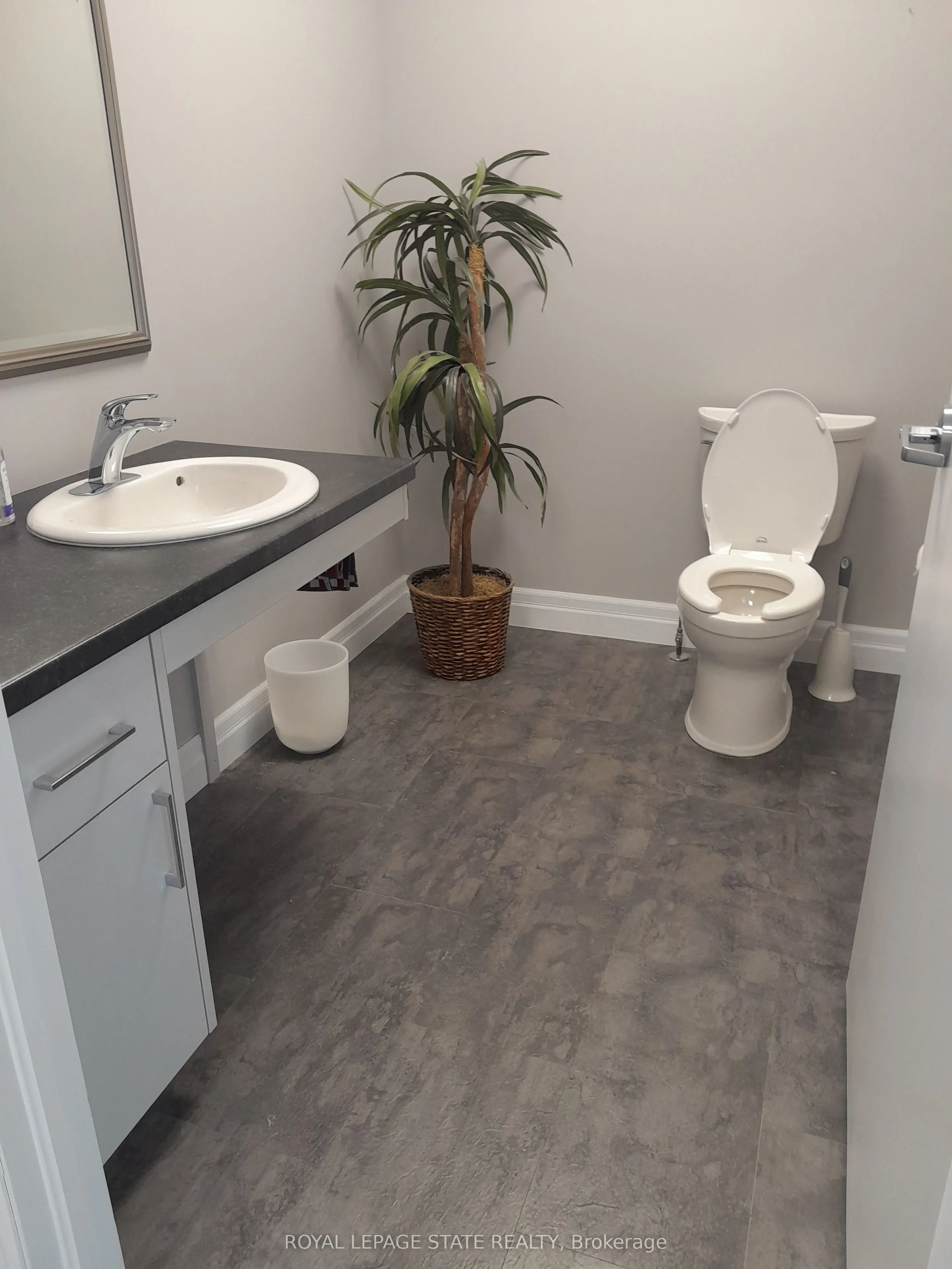 245 Argyle Street S, #5