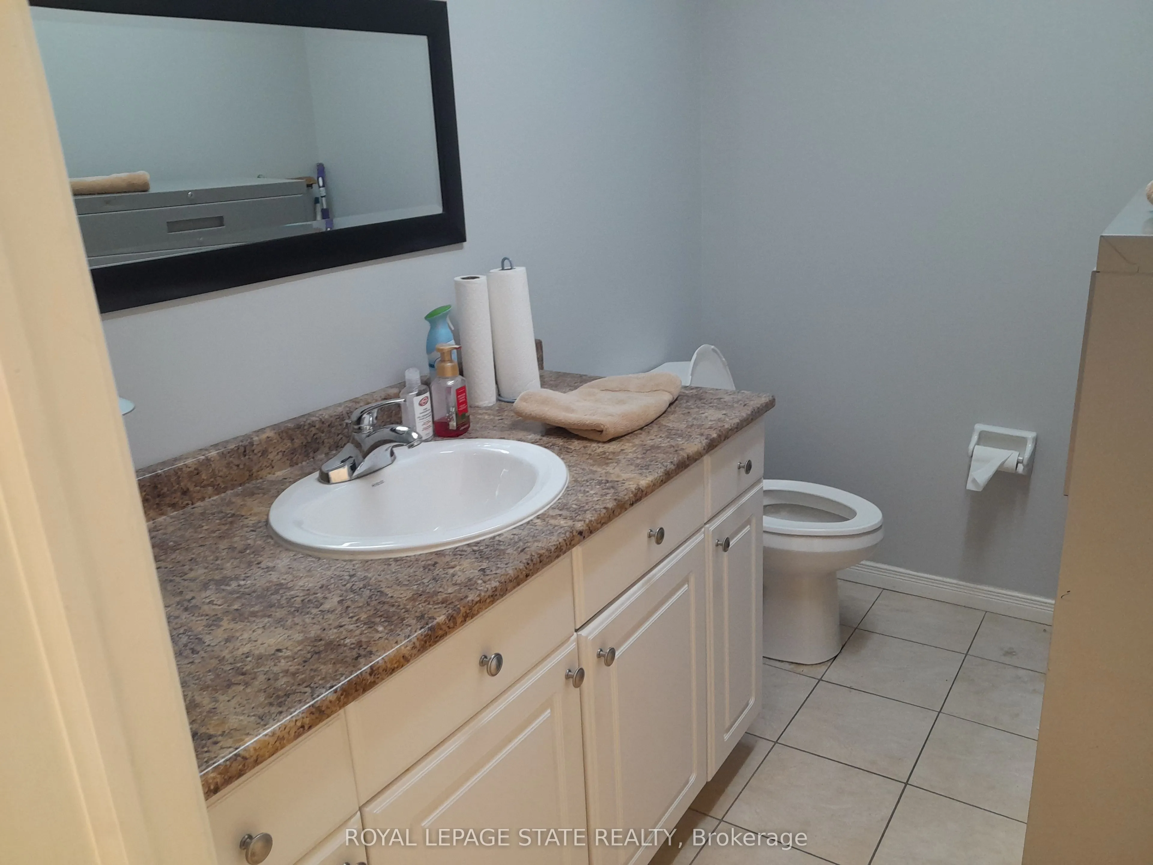 245 Argyle Street S, #1