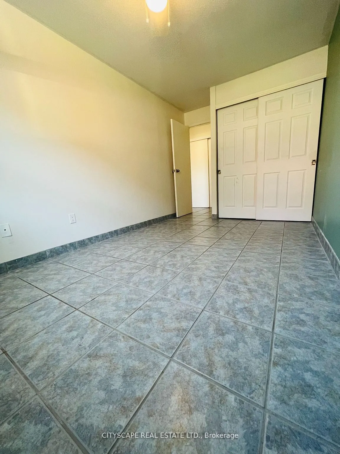 242 Oakdale Avenue, #104