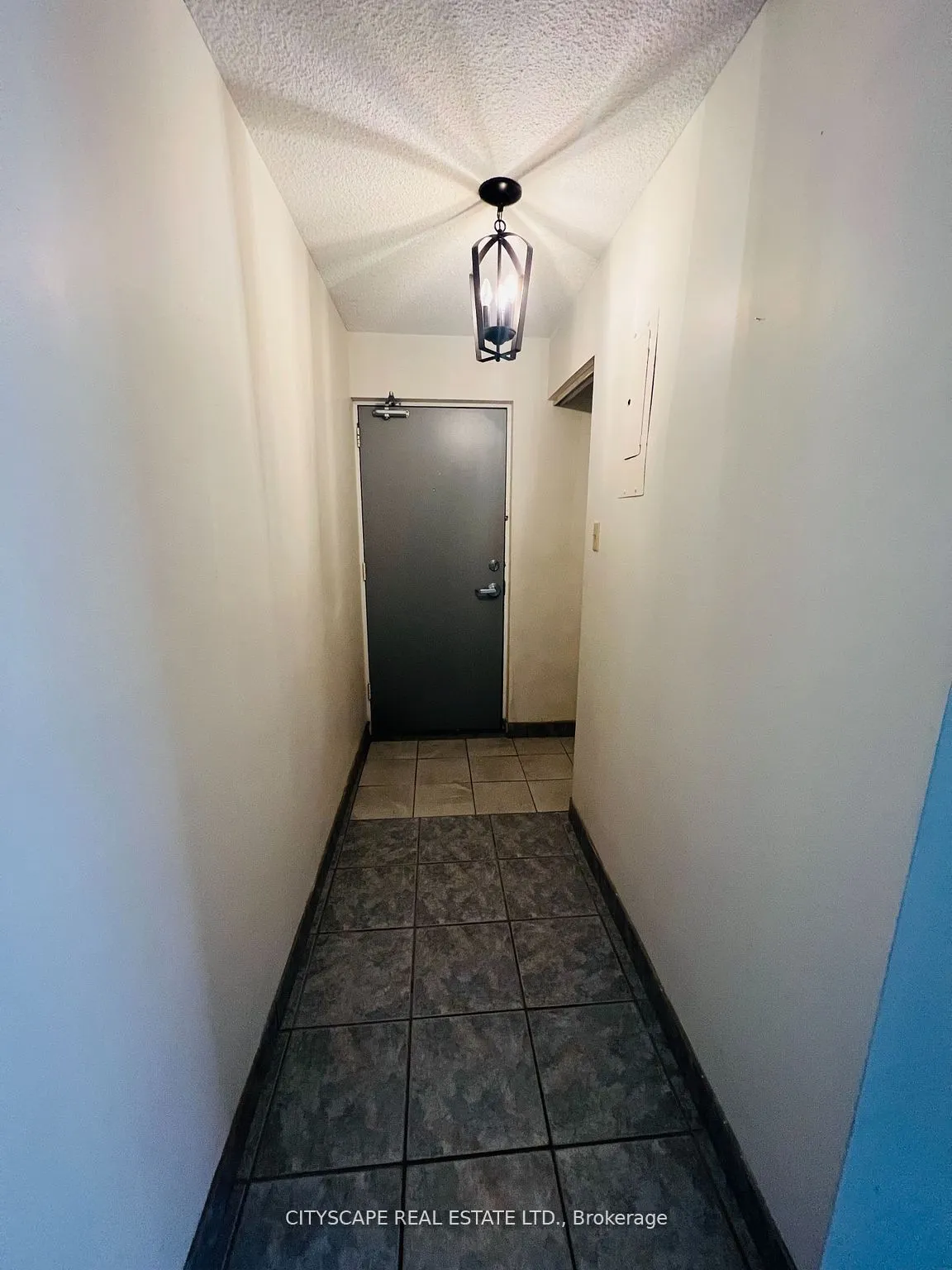 242 Oakdale Avenue, #104