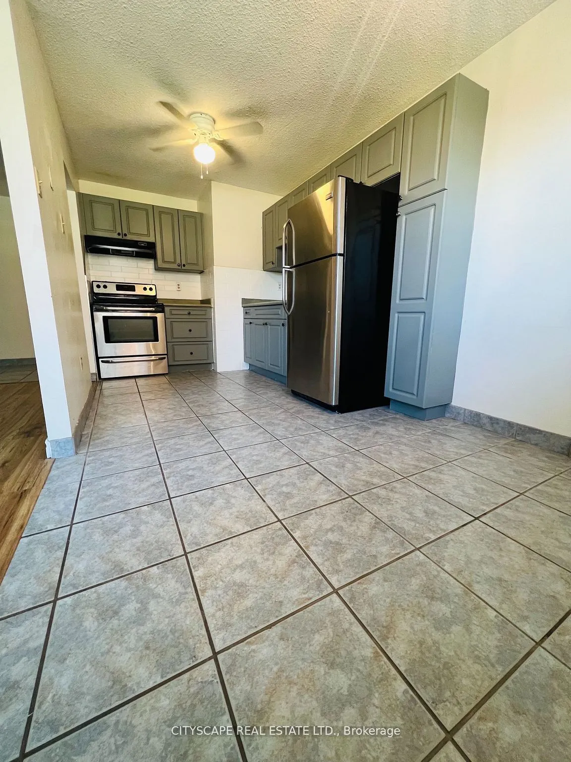 242 Oakdale Avenue, #104
