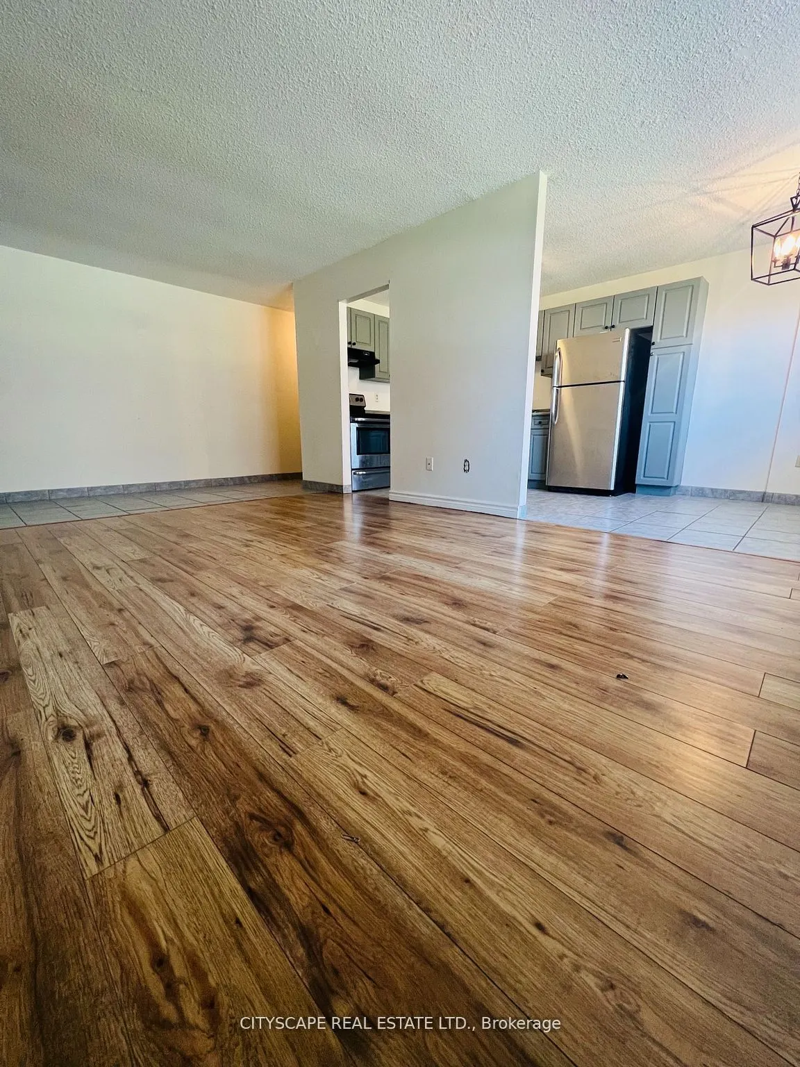 242 Oakdale Avenue, #104